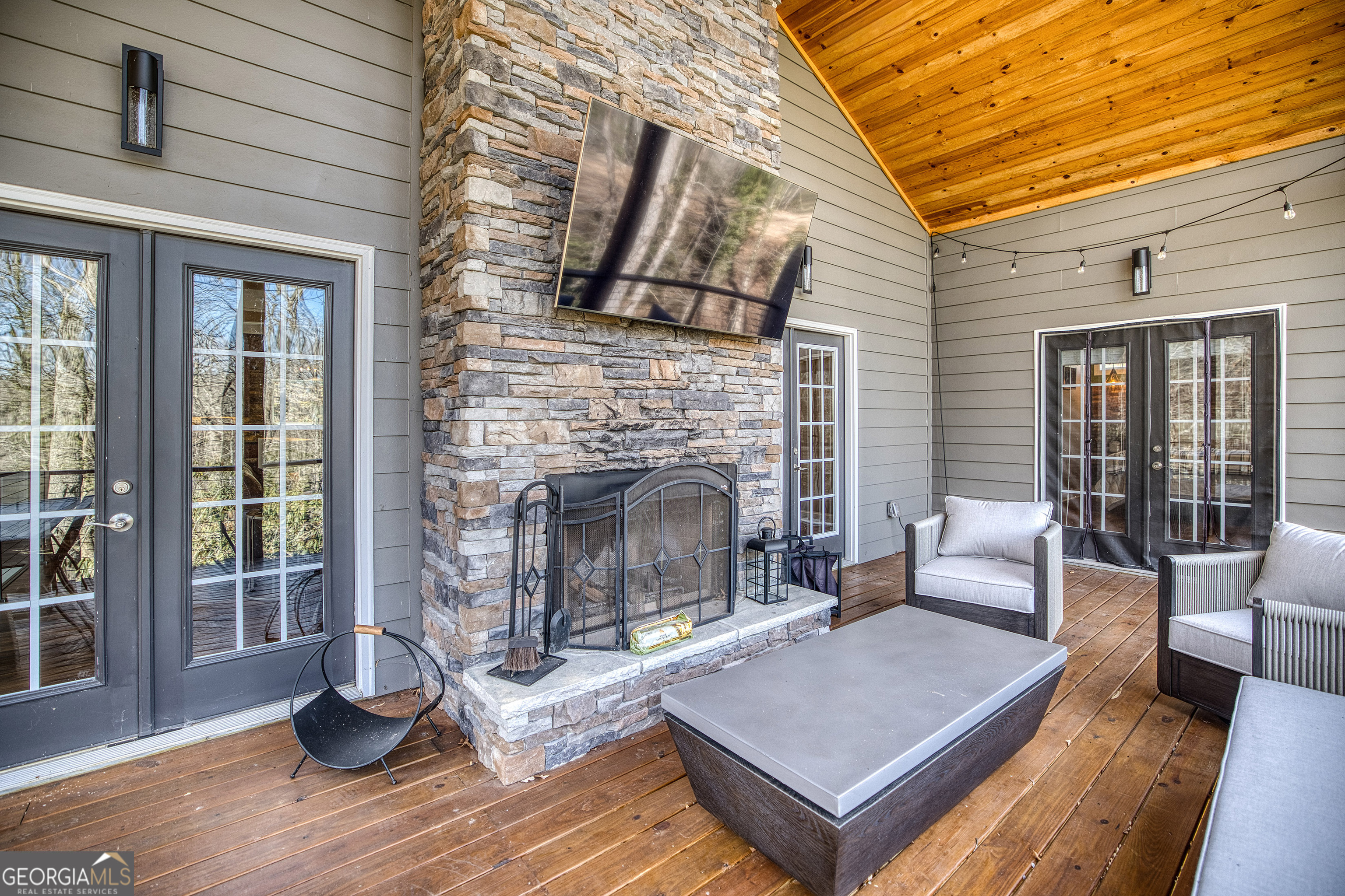 112 Springhill Lane