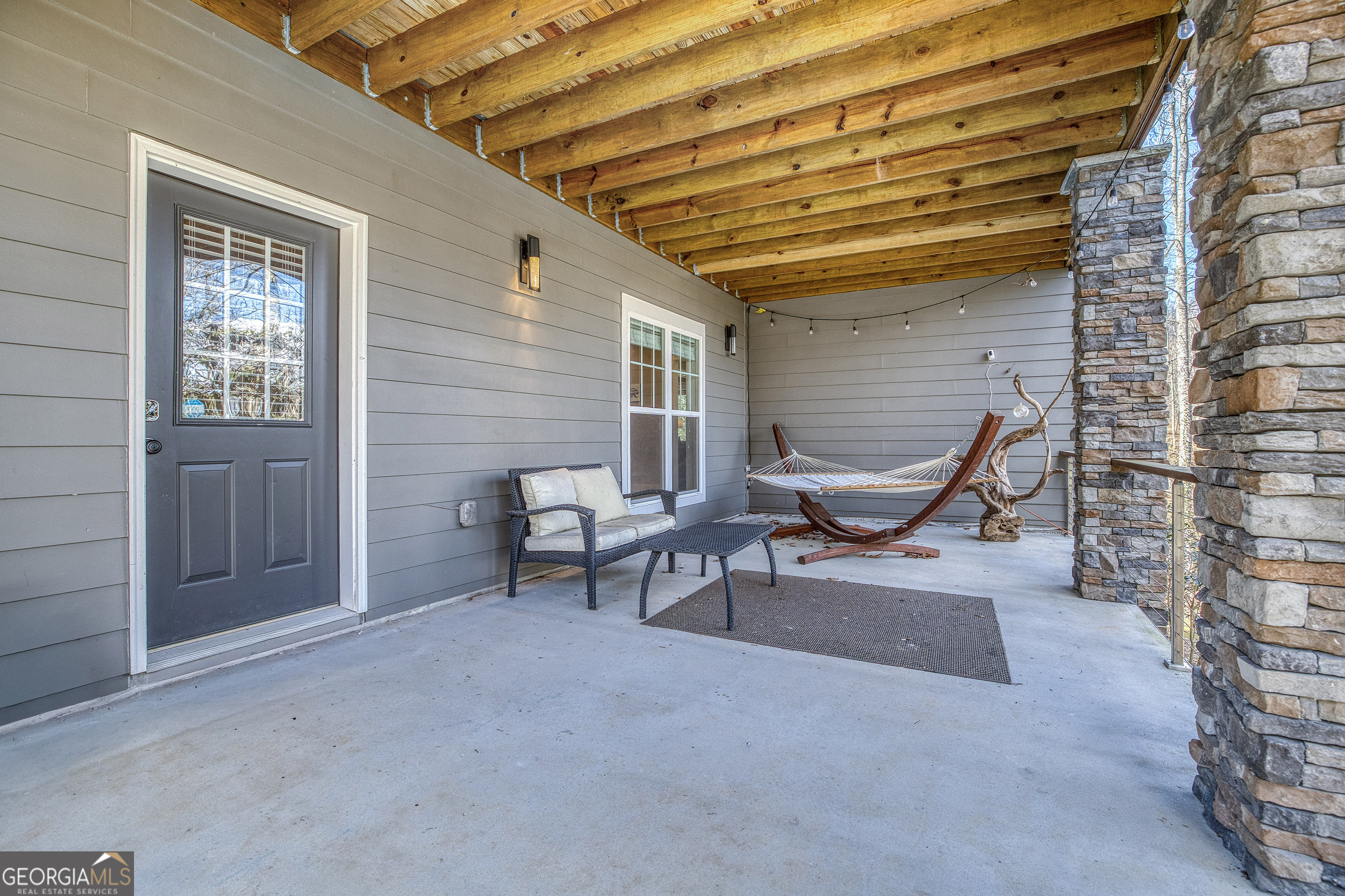 112 Springhill Lane