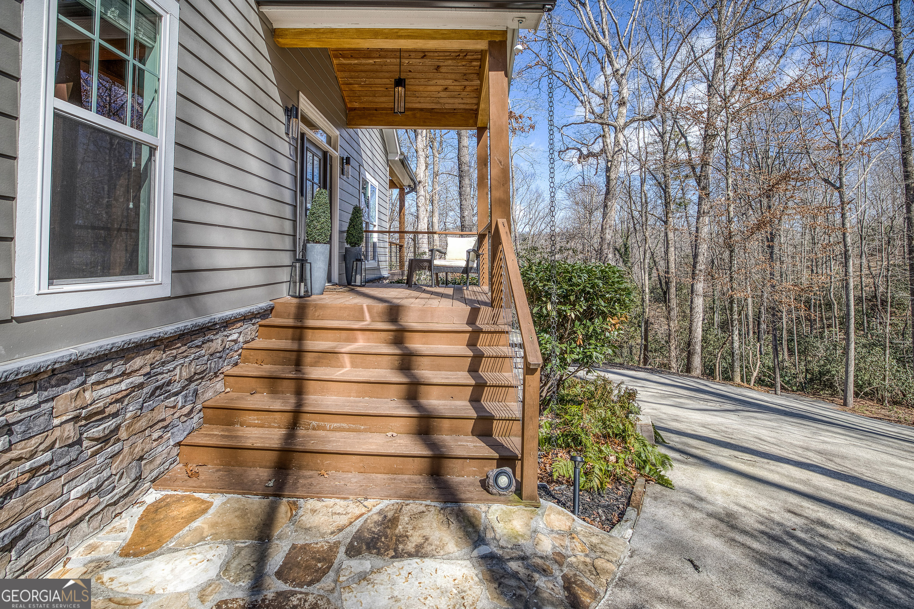 112 Springhill Lane