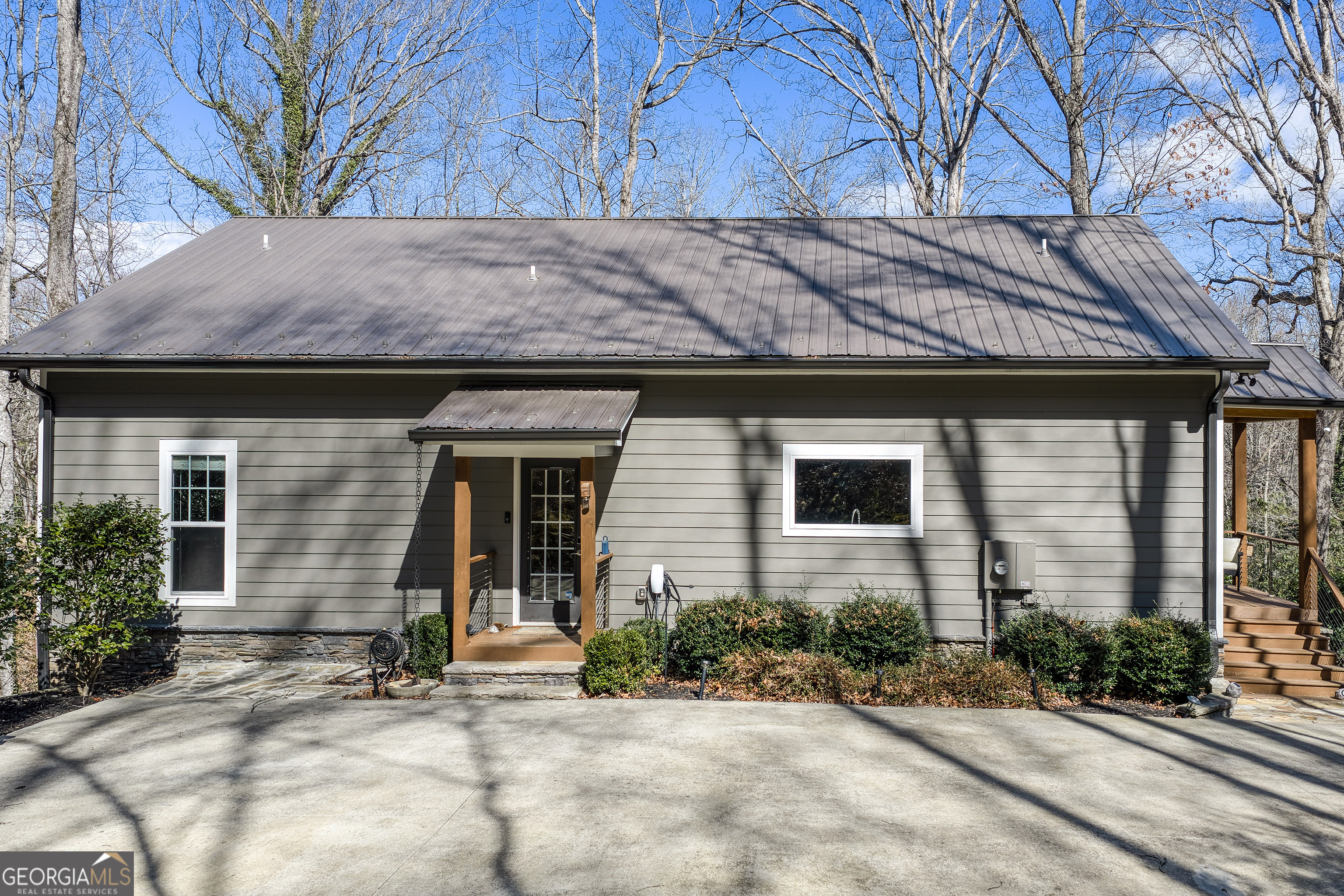 112 Springhill Lane