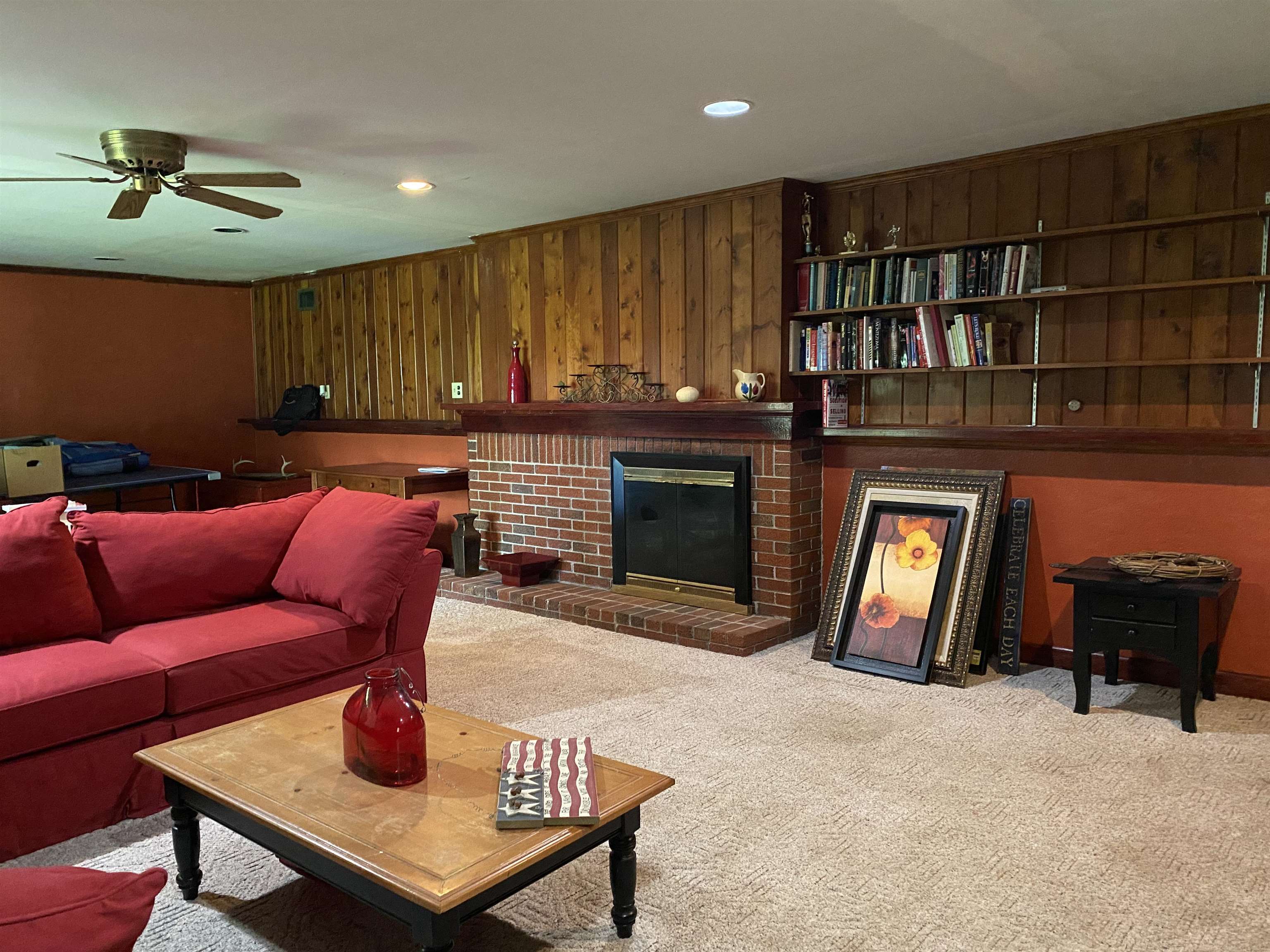 546 N Inwood Dr