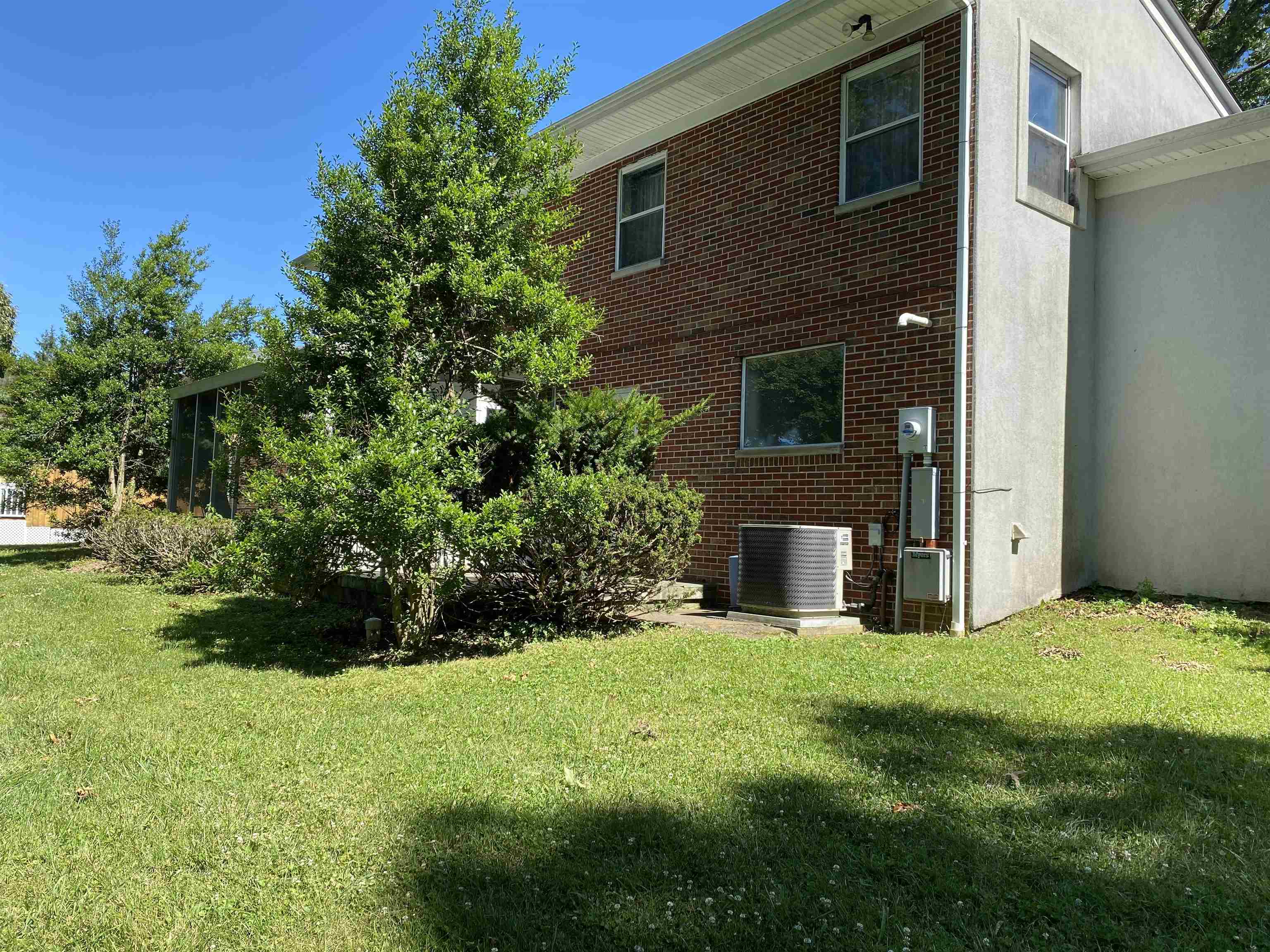 546 N Inwood Dr
