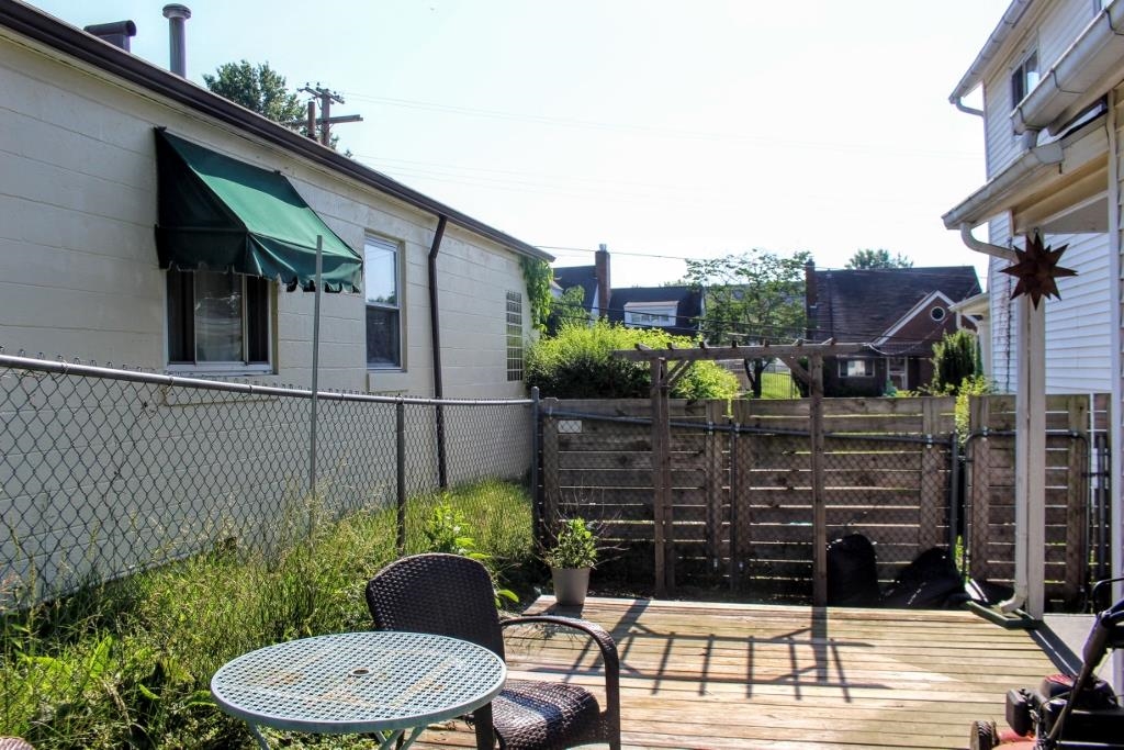 115 Green Oak Drive