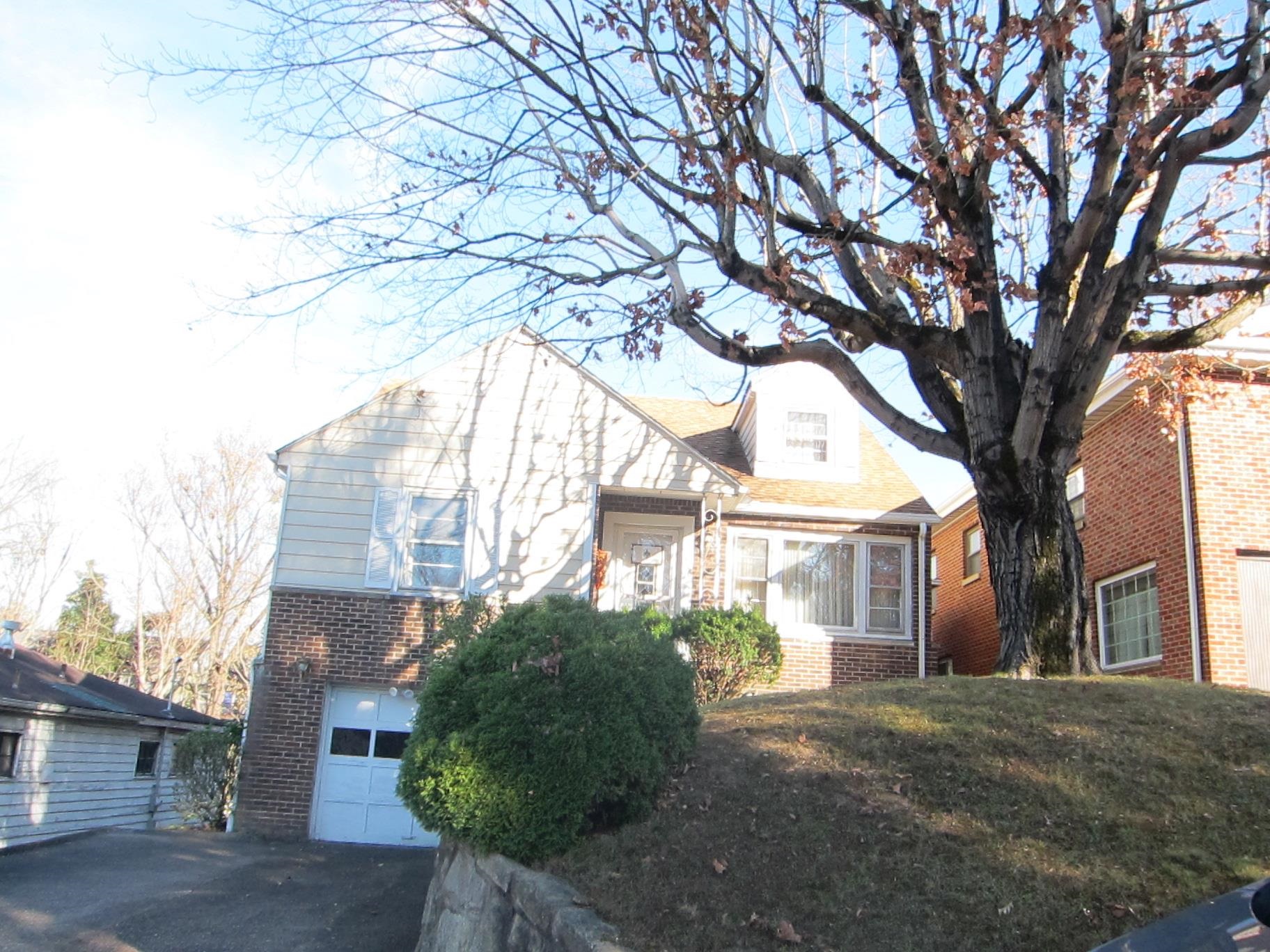 416 Green Oak Drive