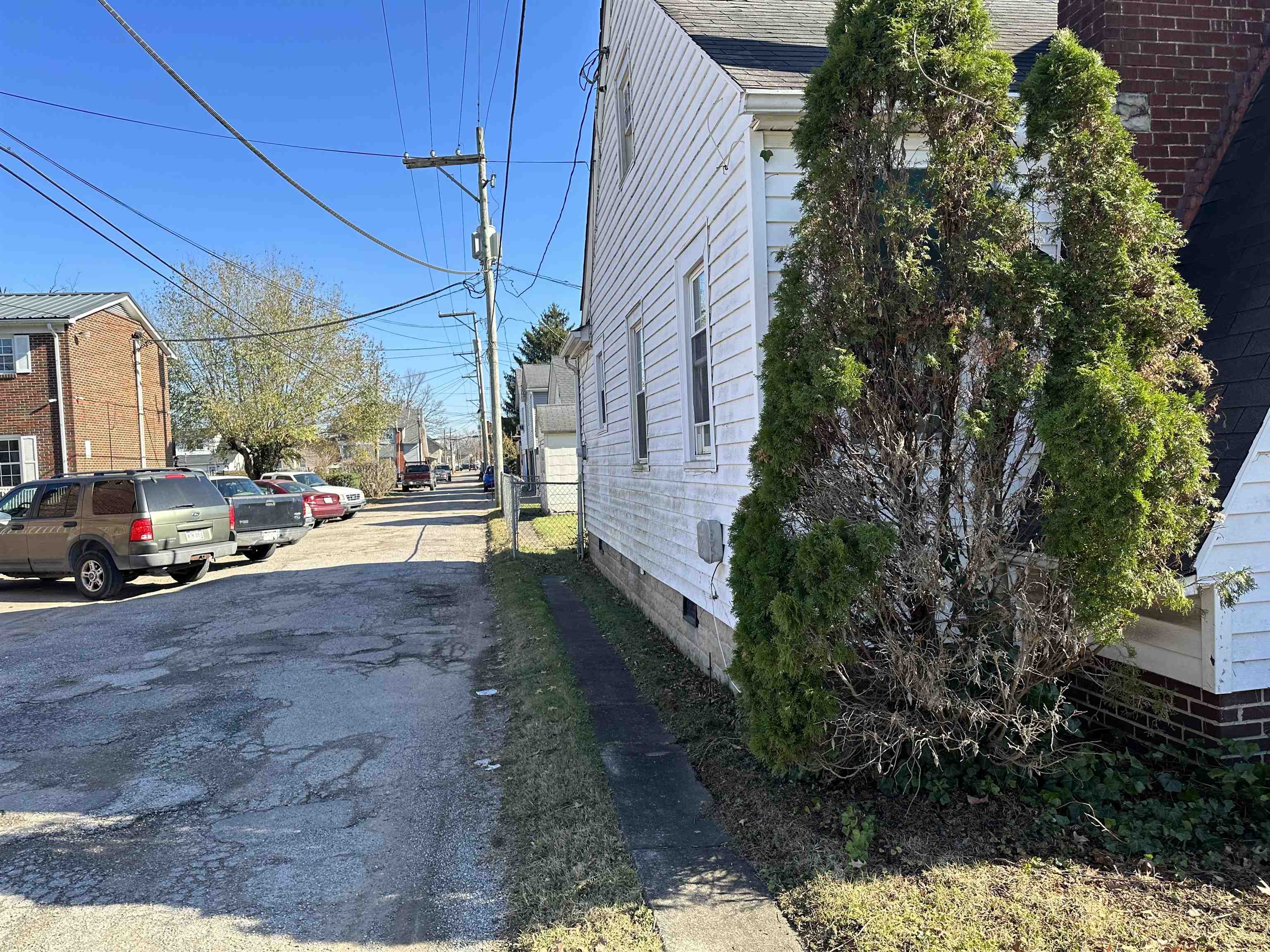 814 W 3rd Street