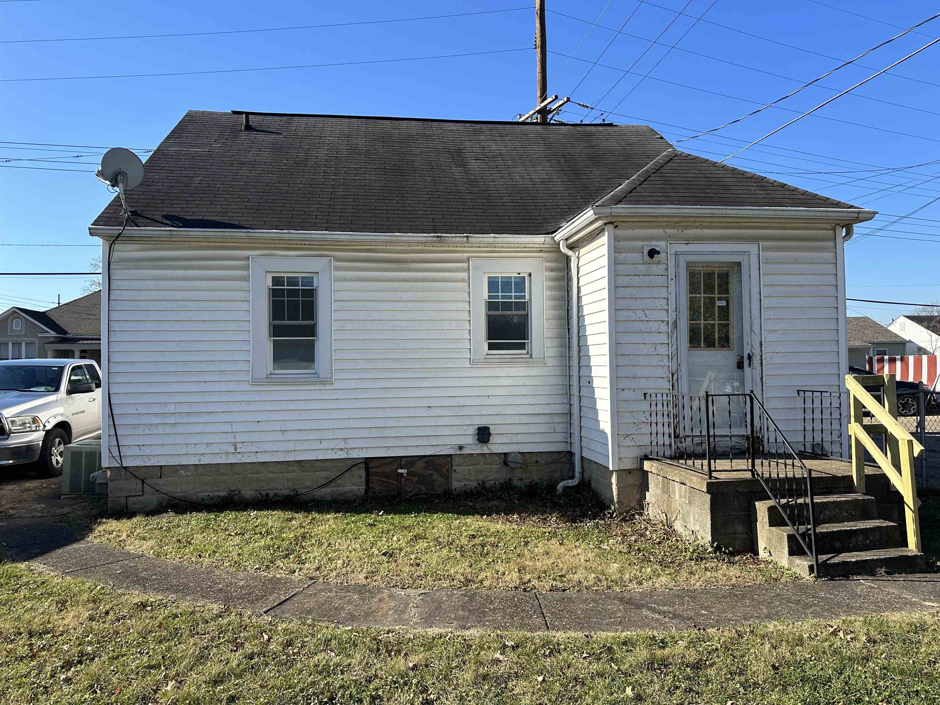 814 W 3rd Street