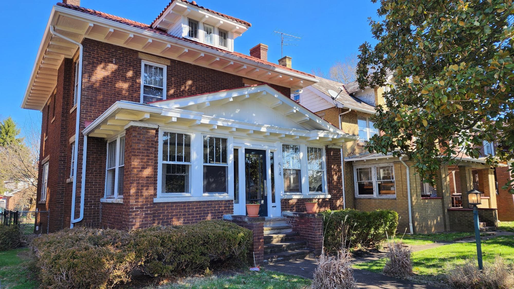 514 9th Ave