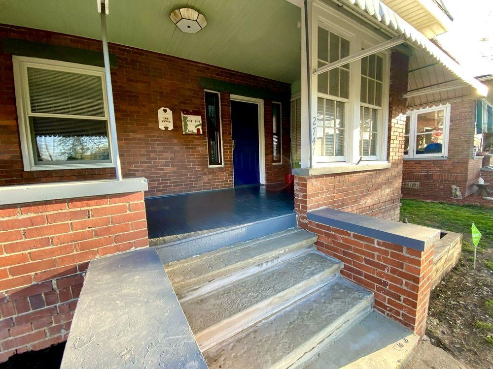 2747 Emmons Ave.