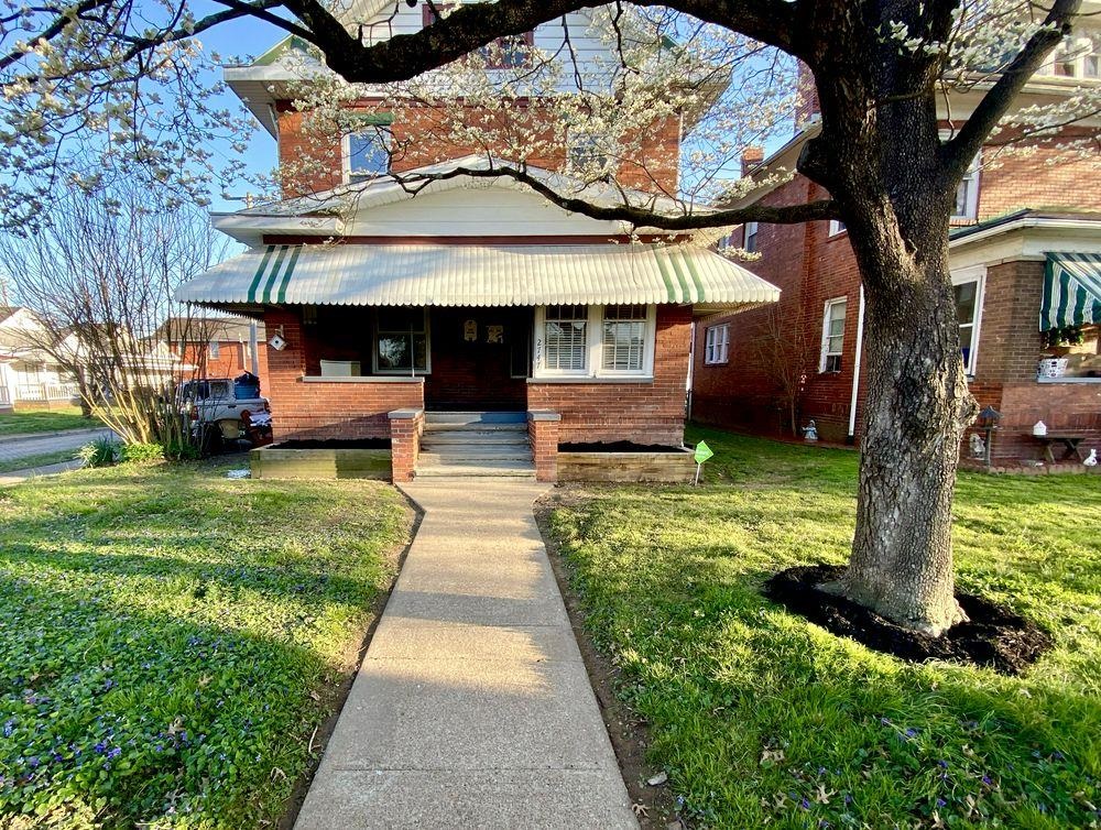 2747 Emmons Ave.