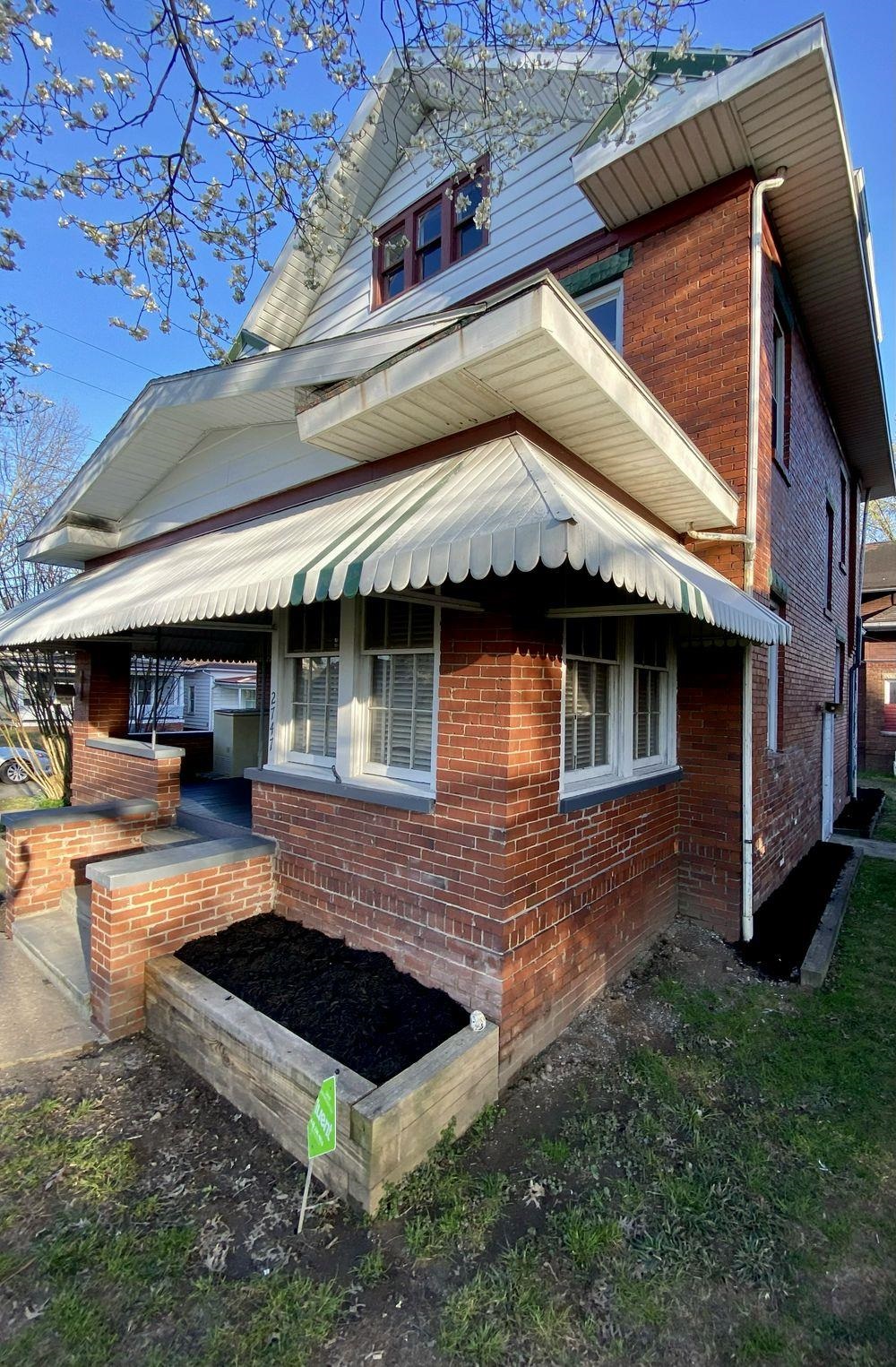 2747 Emmons Ave.