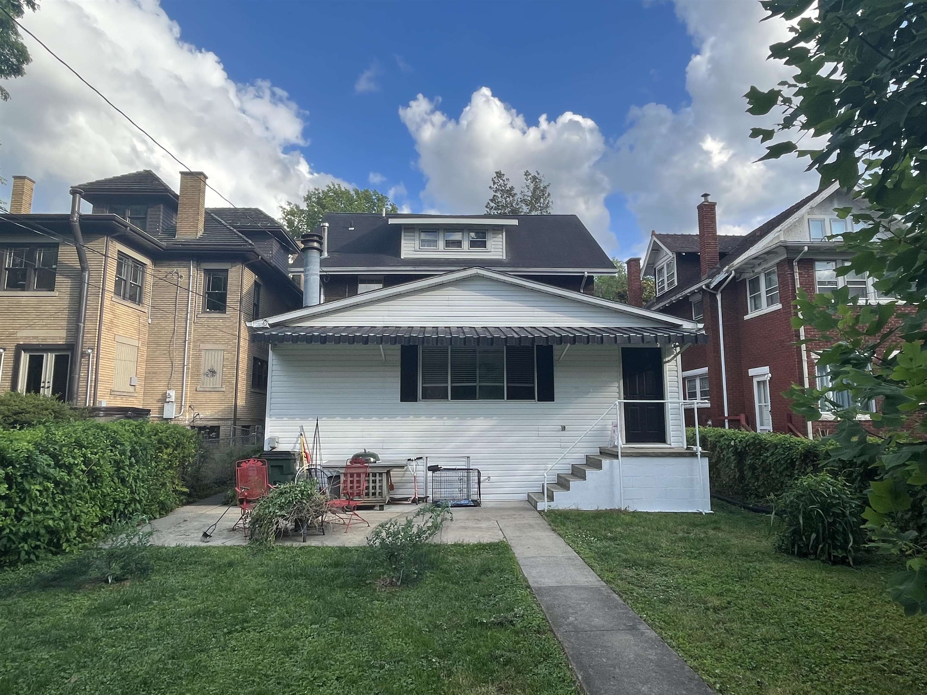 504 11th Ave.