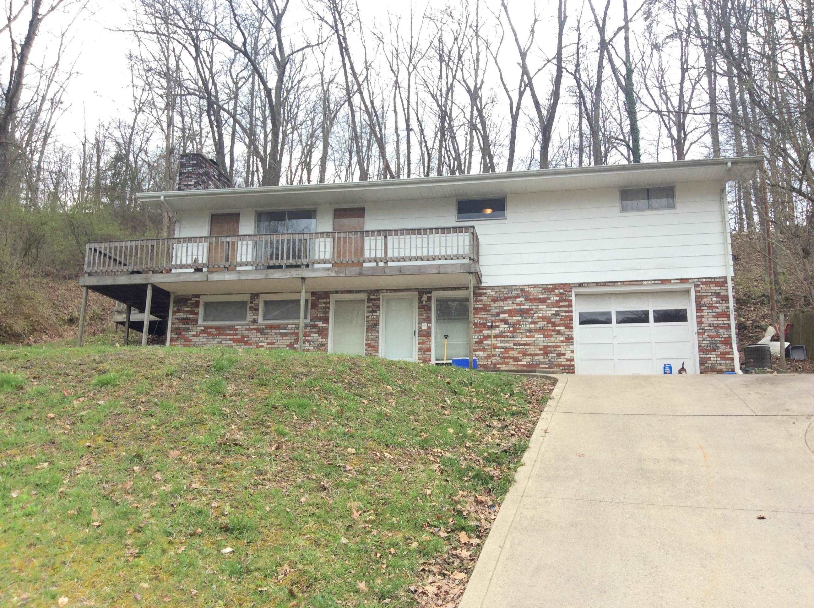 1600 Highland Park Drive