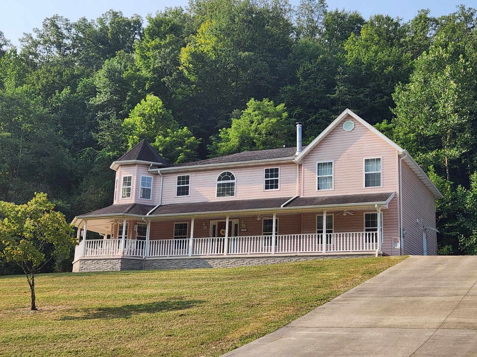 105 Chrystal Lane