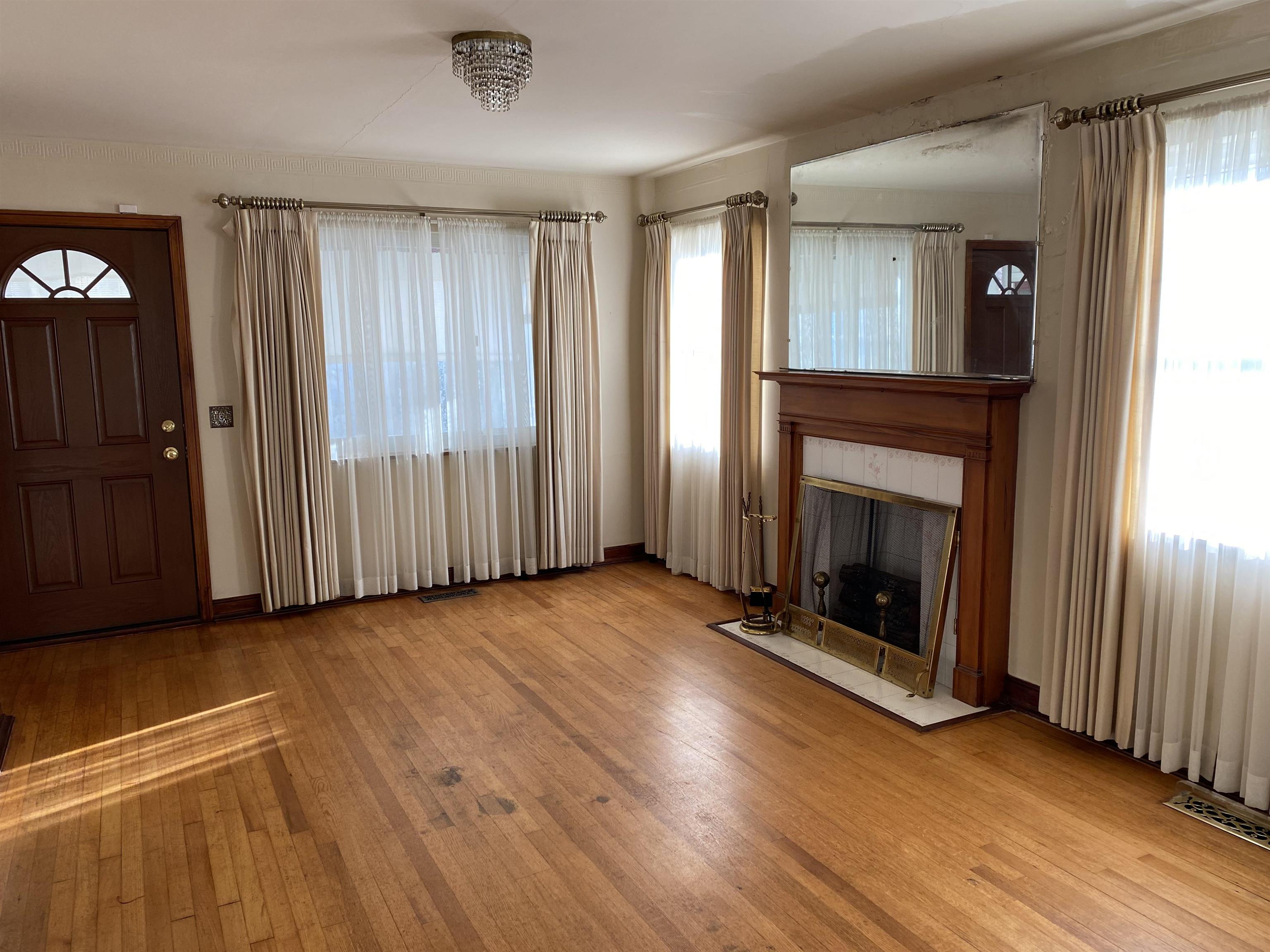 334 W 10th Ave