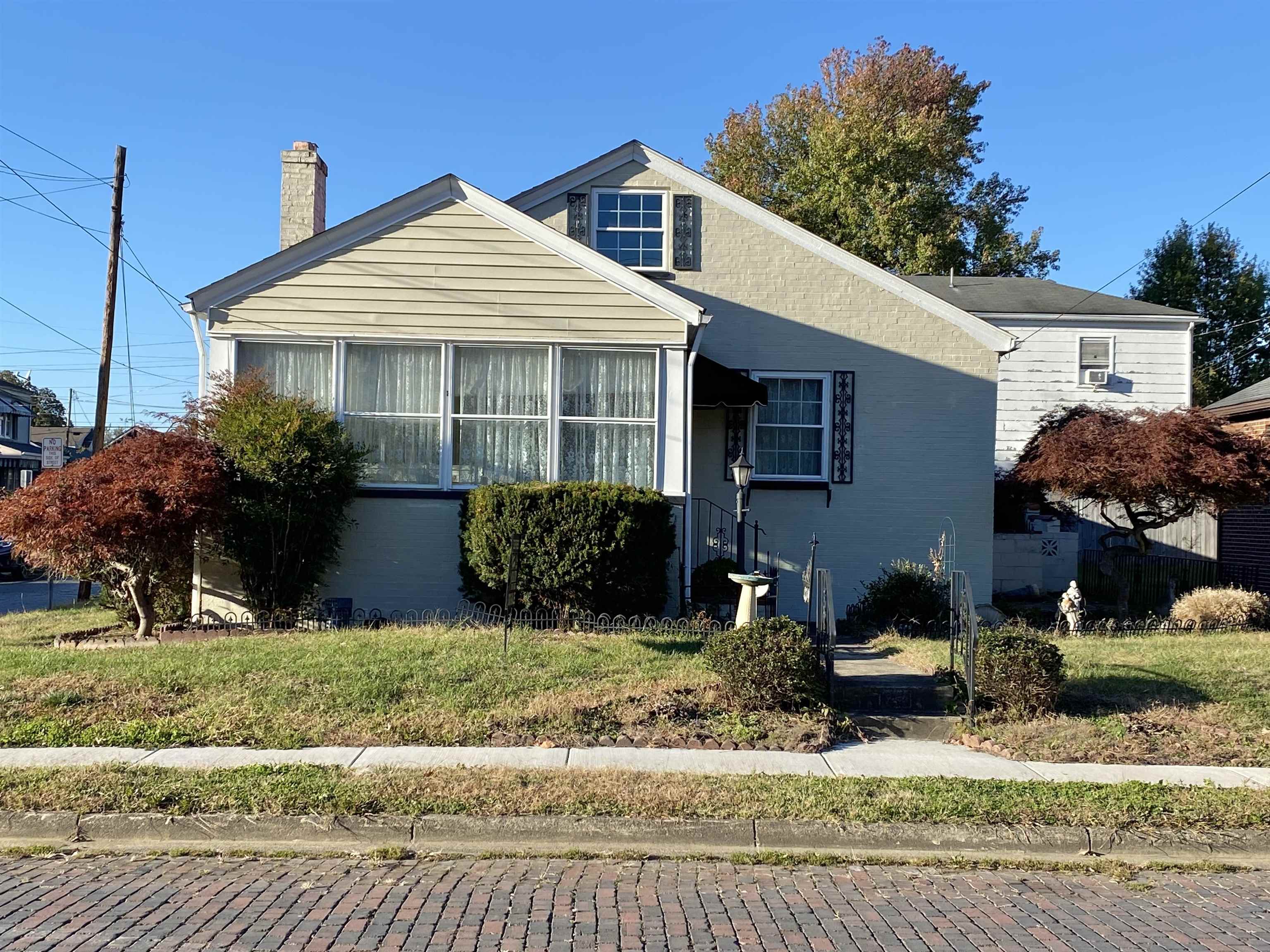 334 W 10th Ave
