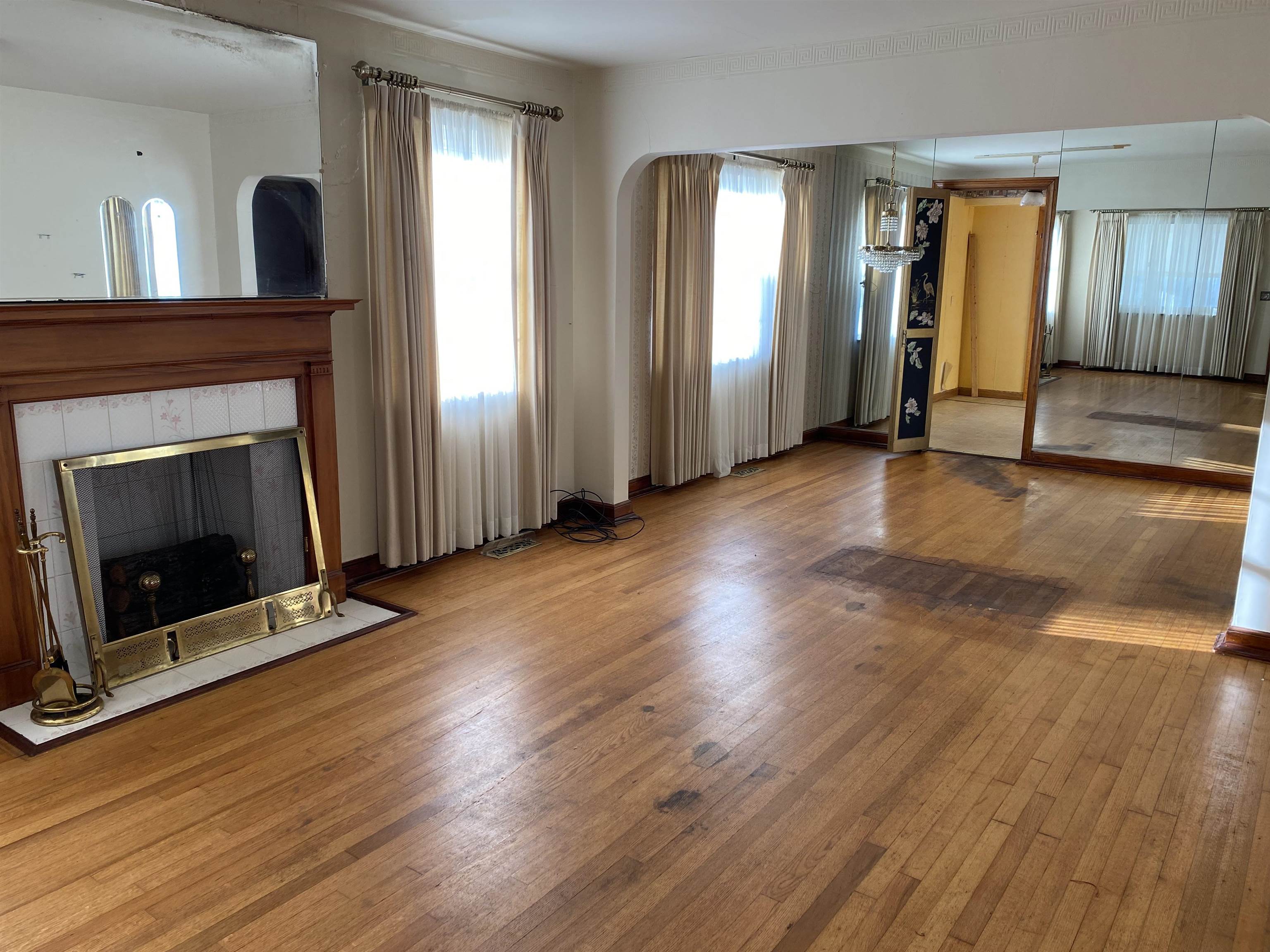 334 W 10th Ave