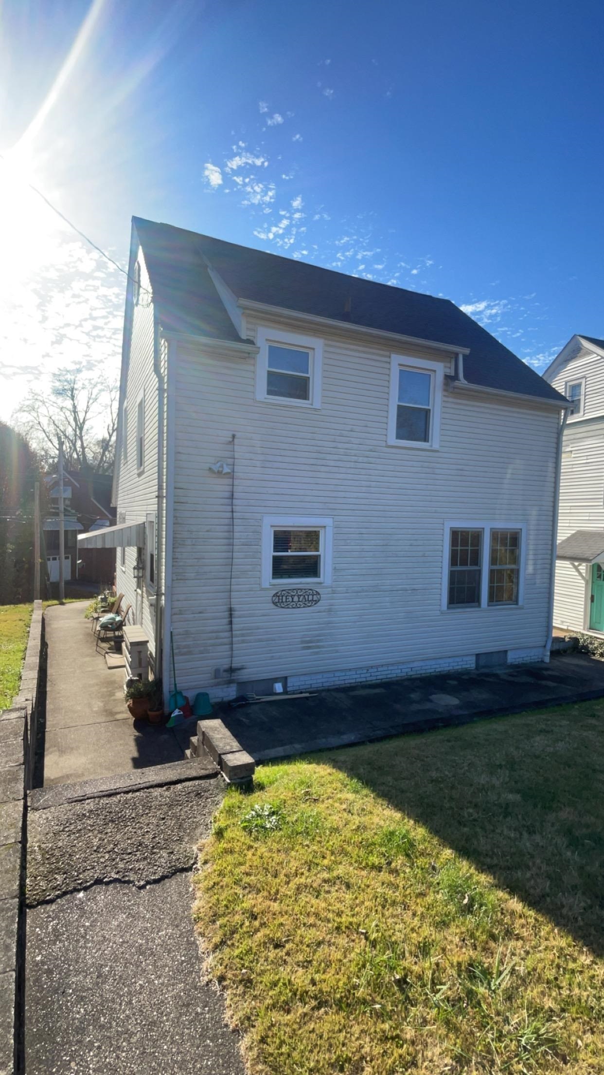 438 Norway Ave