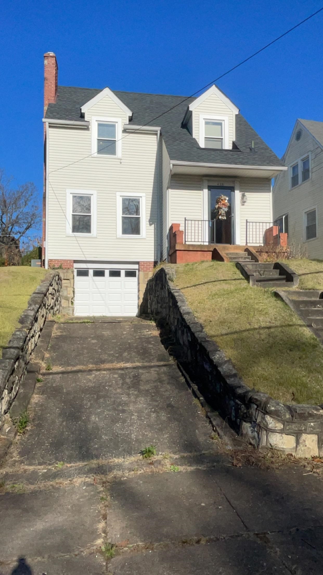 438 Norway Ave