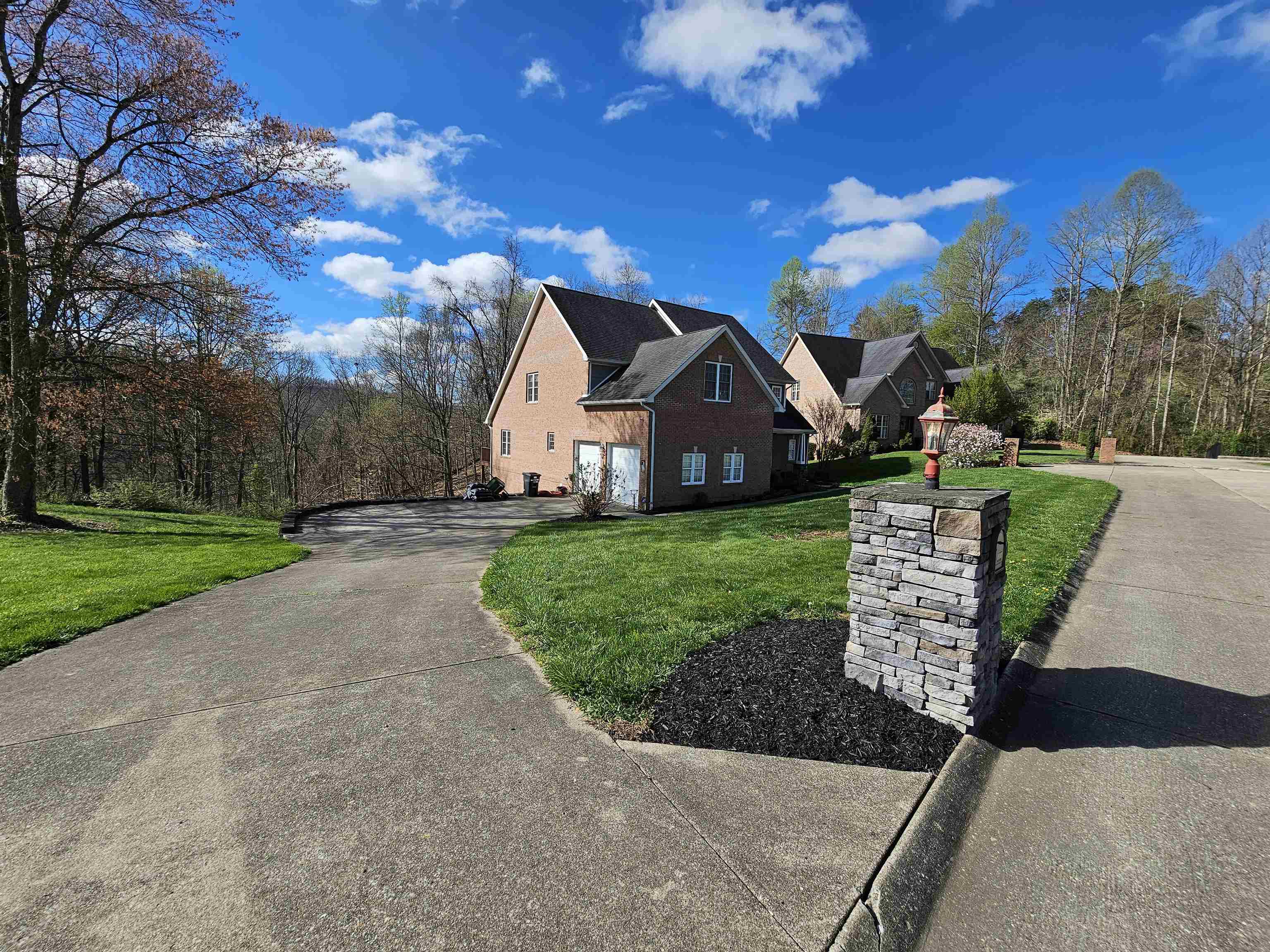 1024 Nashmont Drive