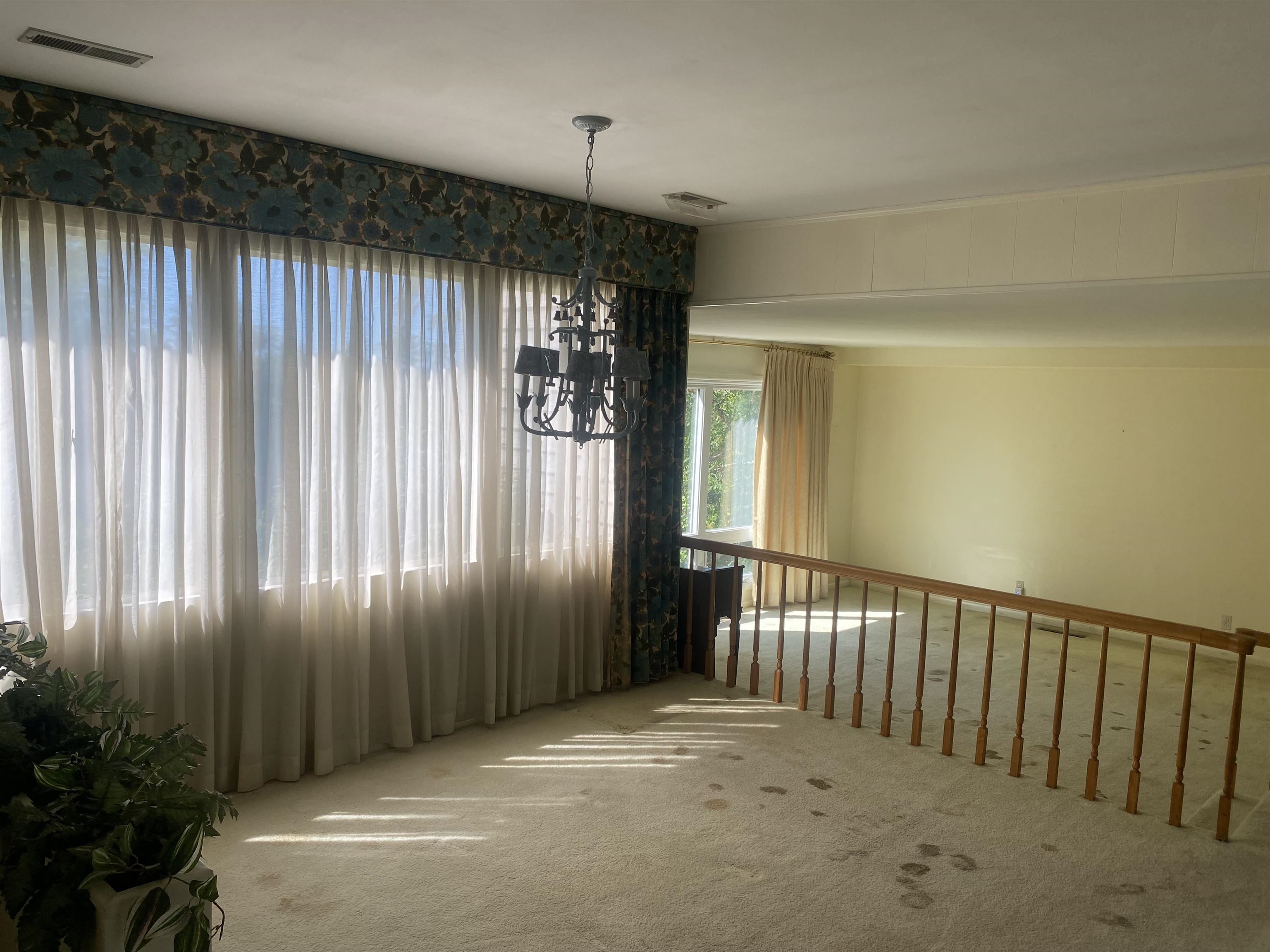 1914 Foster Ave