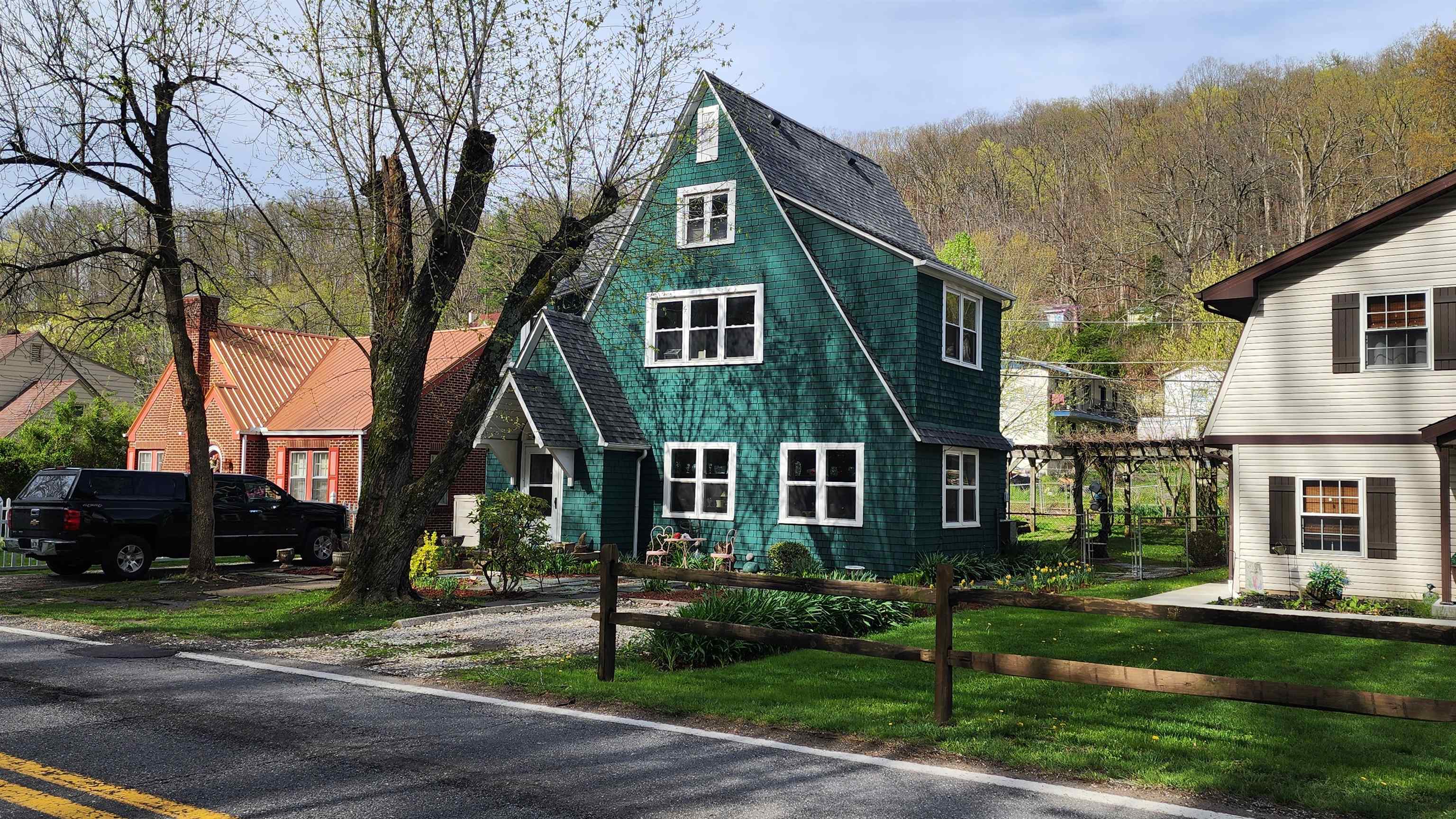 1220 Spring Valley Drive