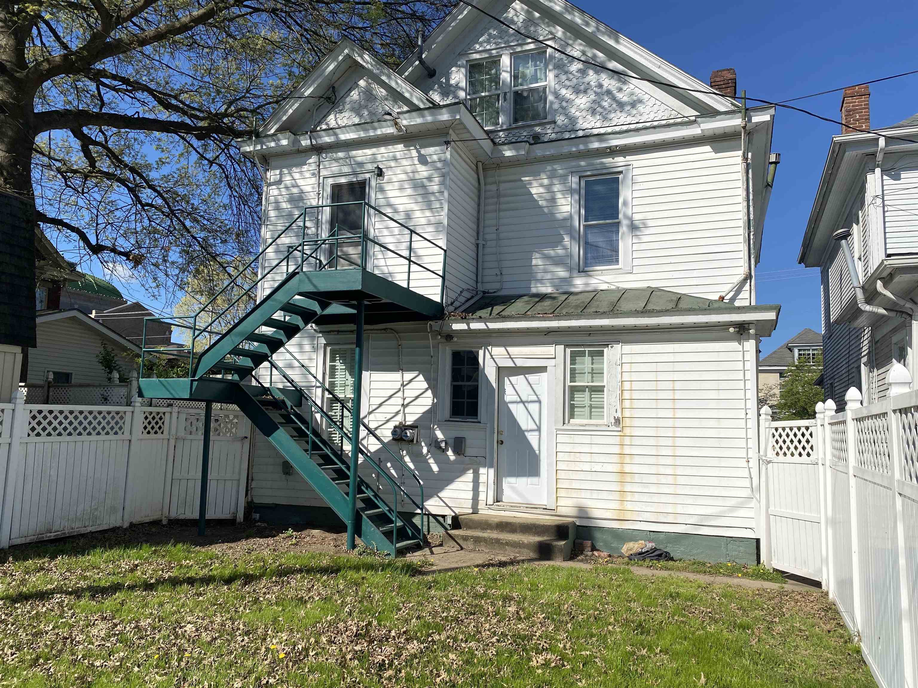 928-928 1/2 10th Street