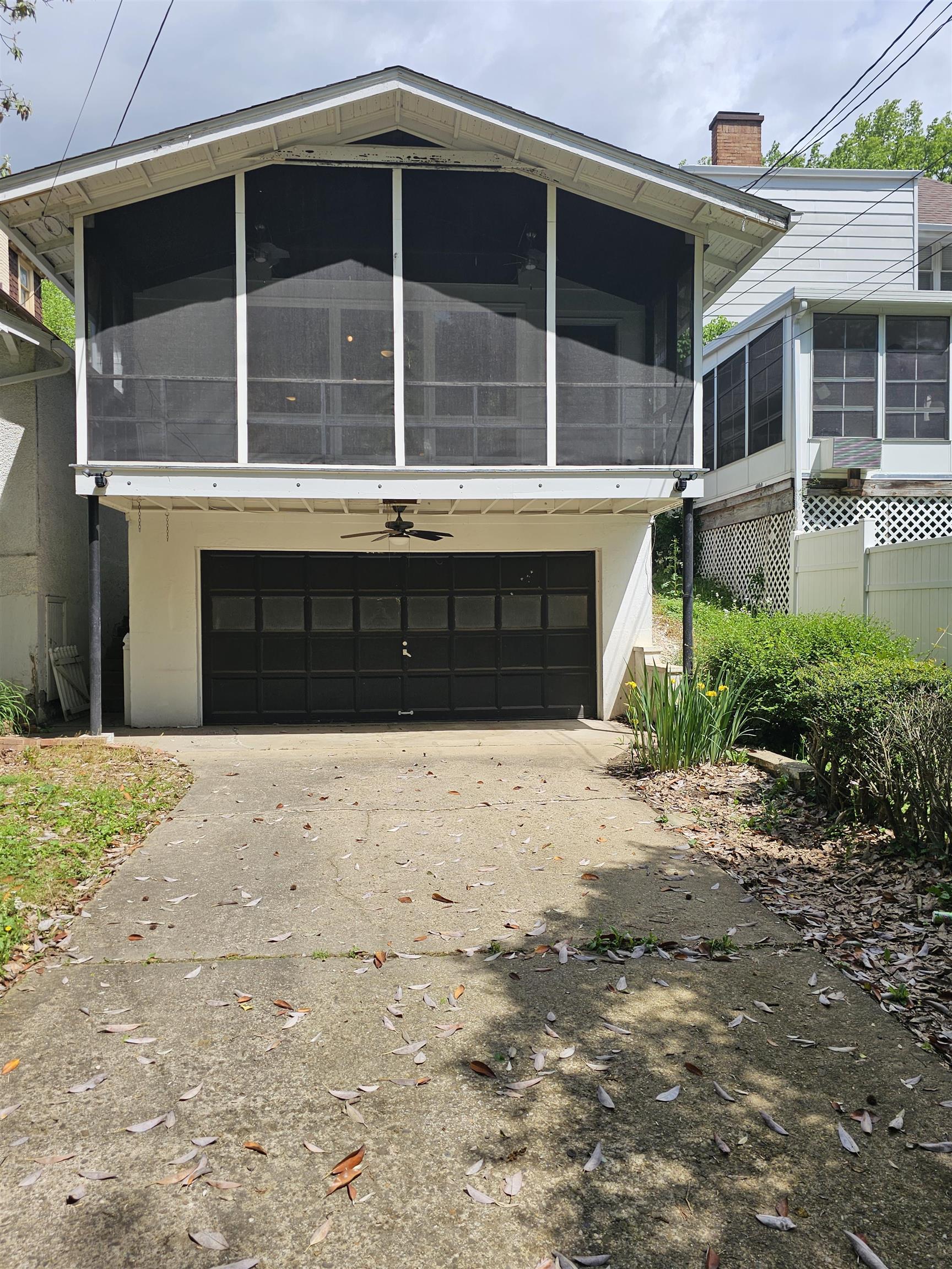 215 12th Ave