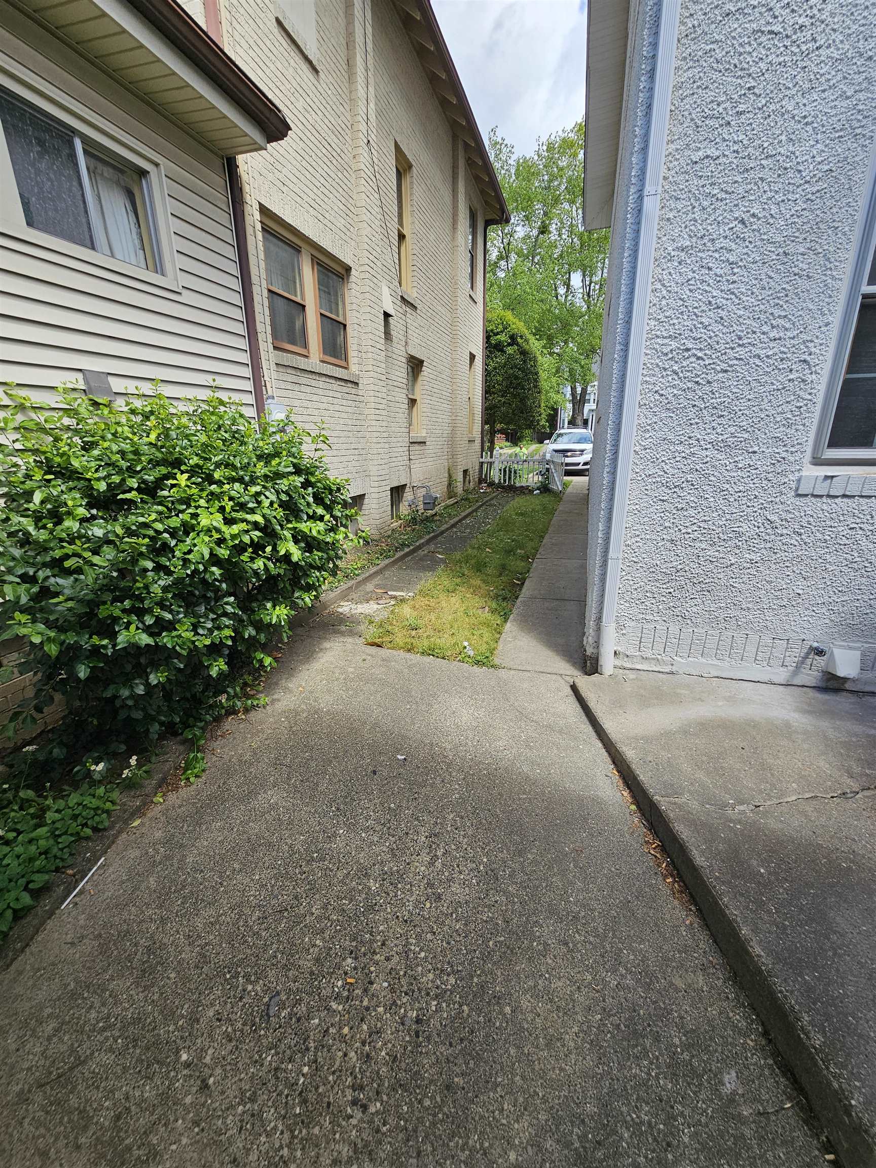 215 12th Ave