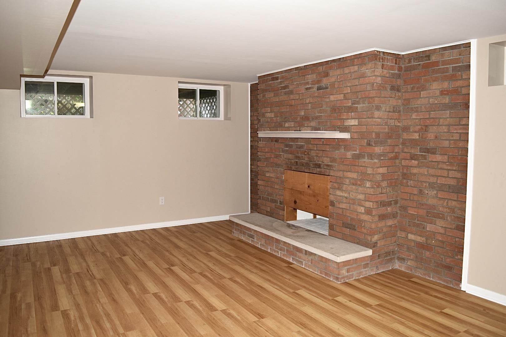 76 Fairfax Drive
