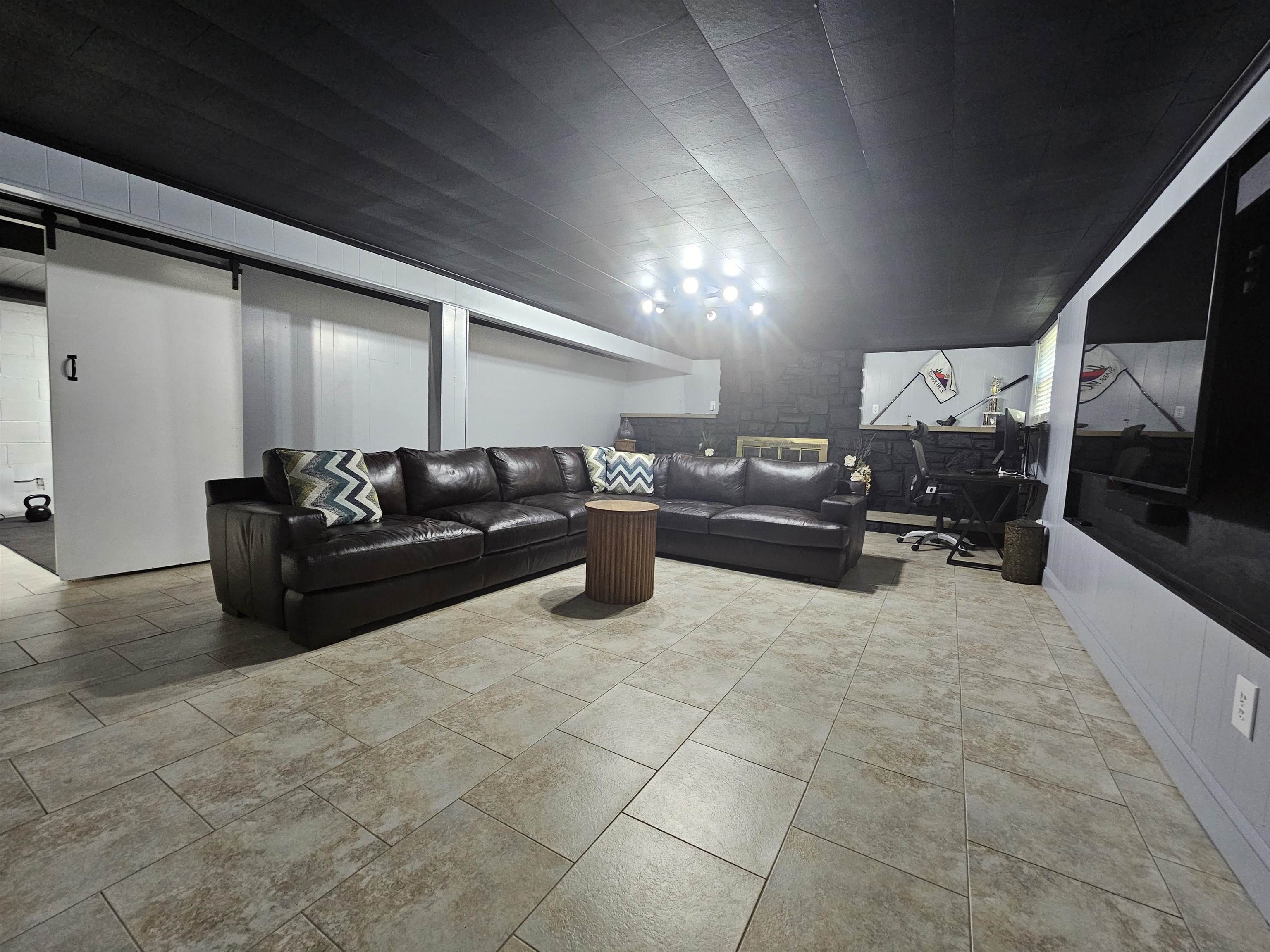 5515 Shawnee Circle