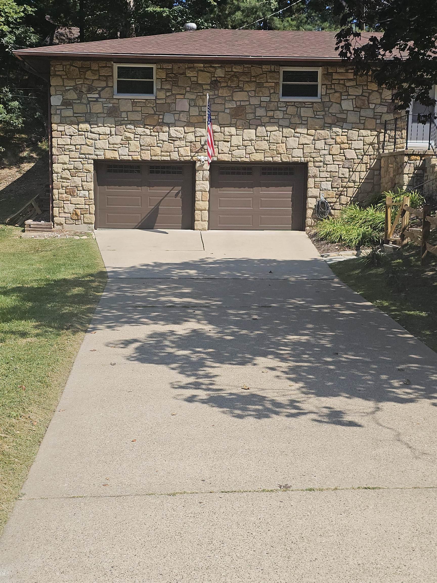 5515 Shawnee Circle