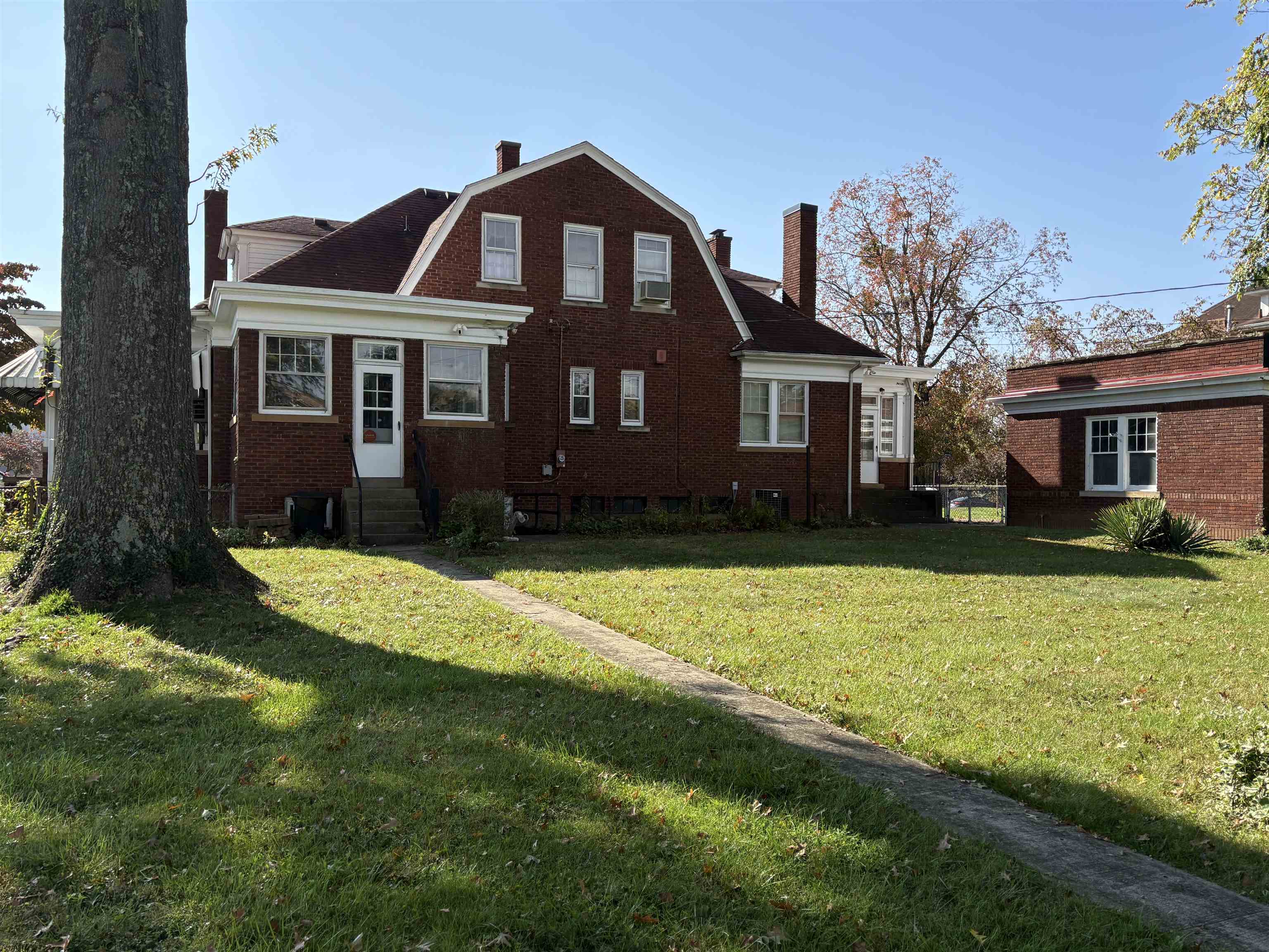 2646 3rd Ave