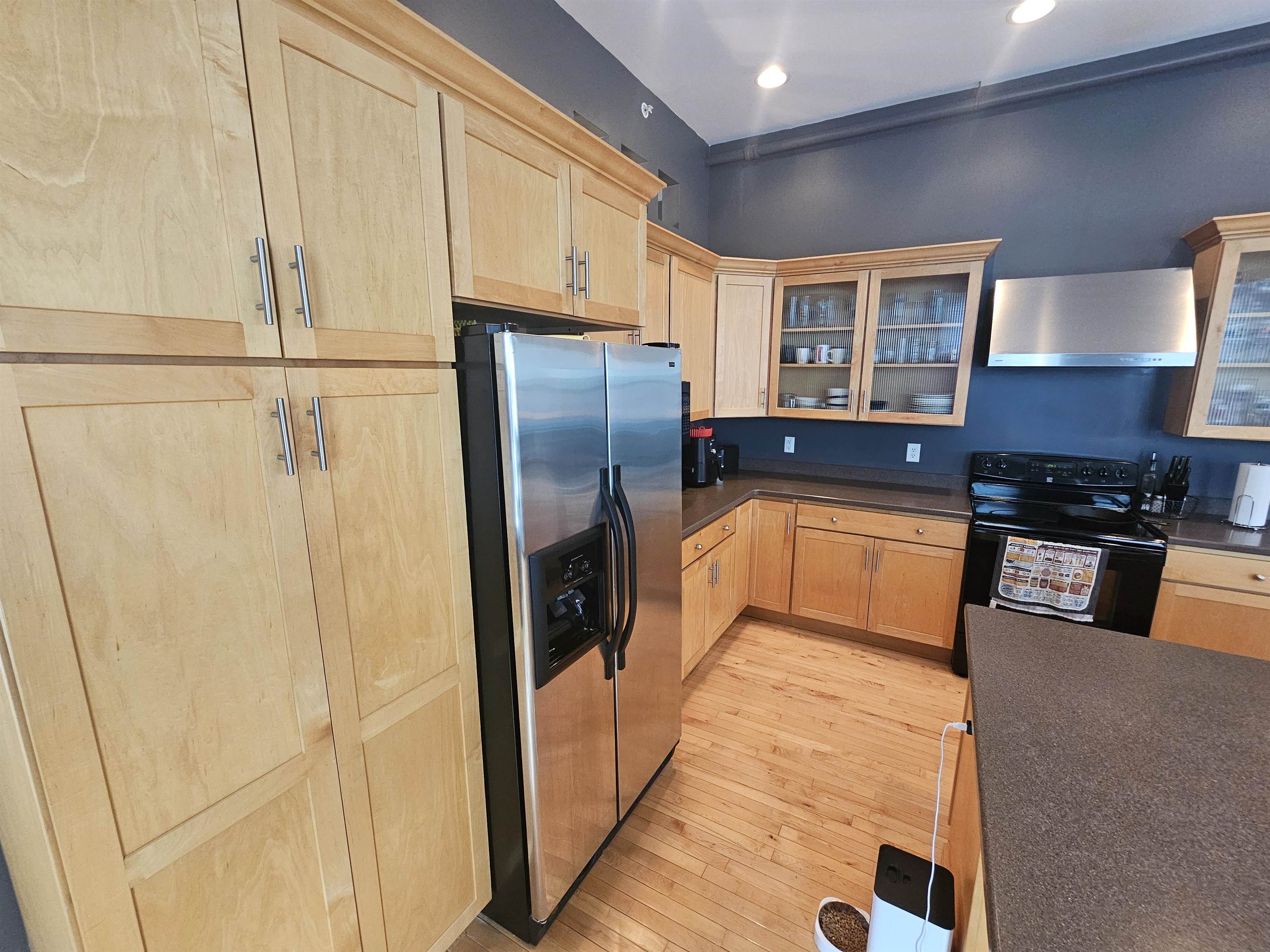 419 9th St Unit 301