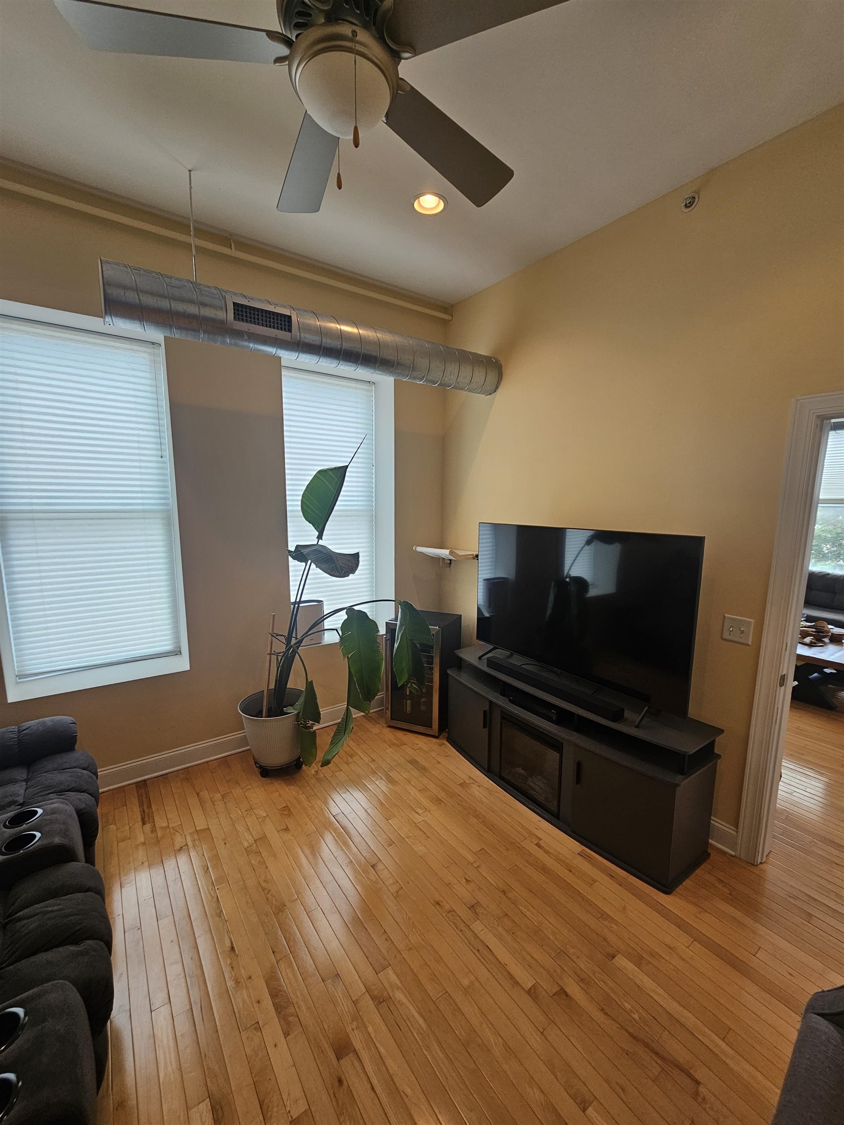 419 9th St Unit 301