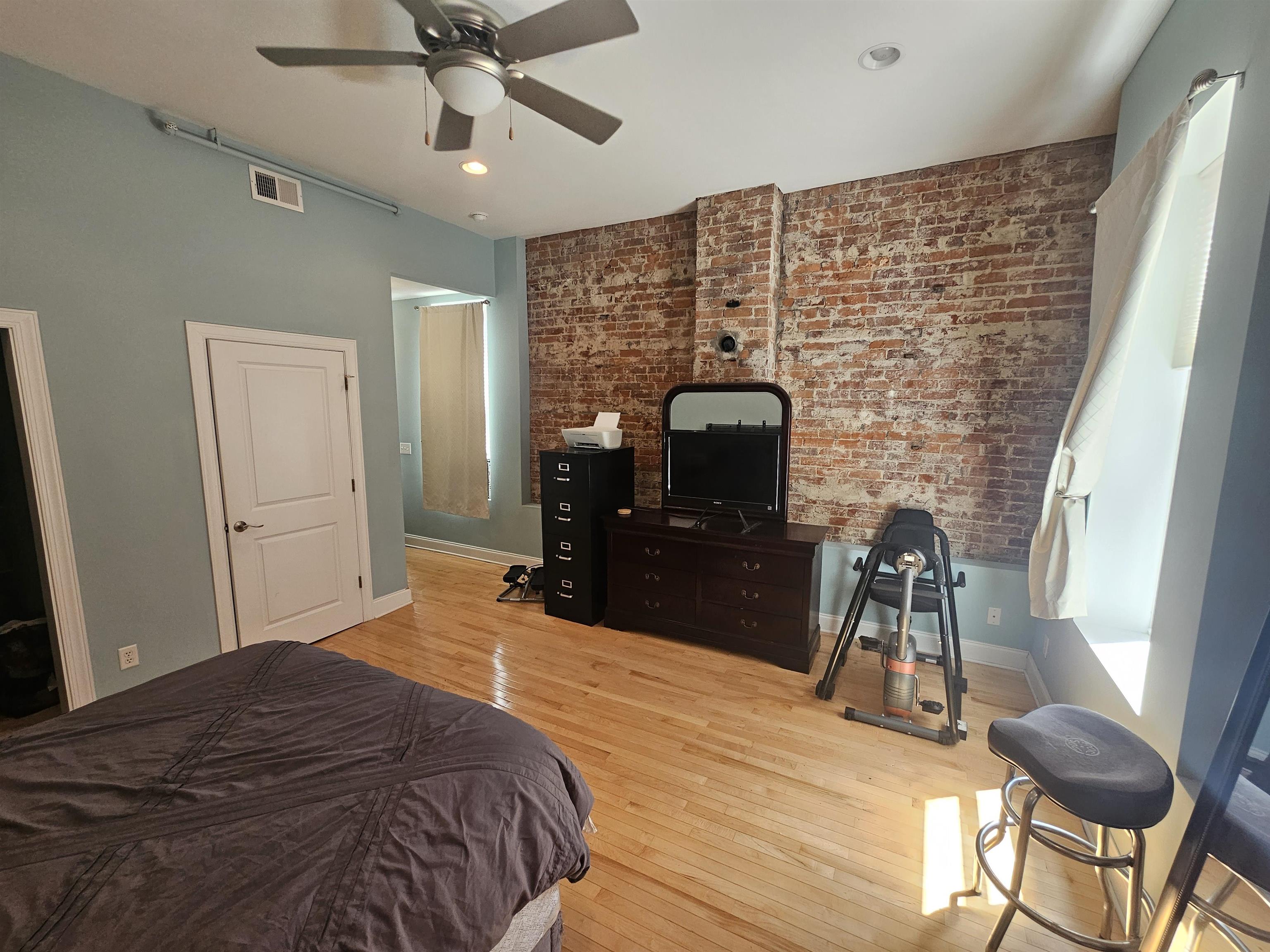 419 9th St Unit 301