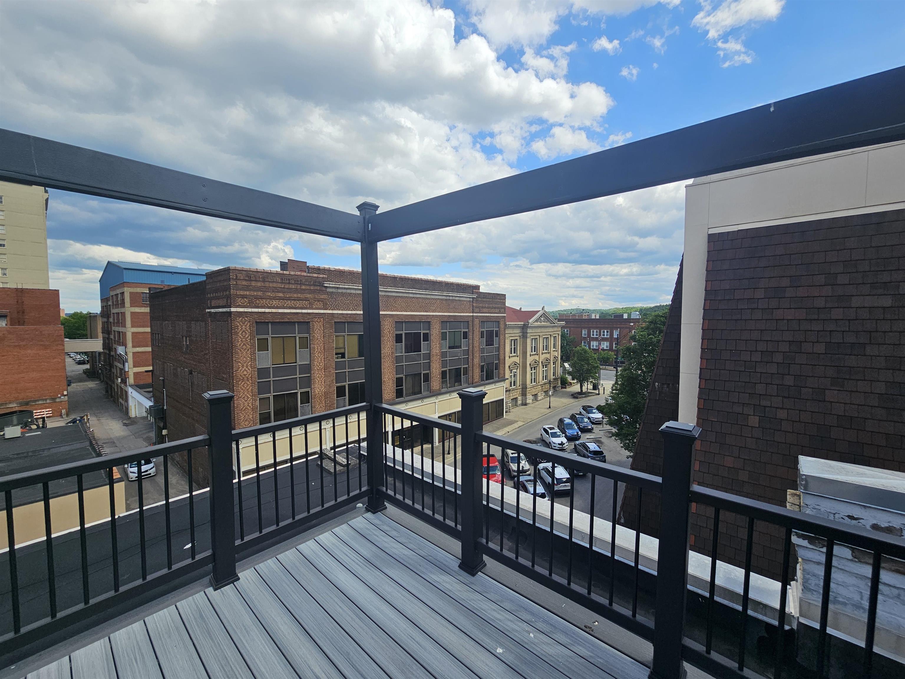 419 9th St Unit 301
