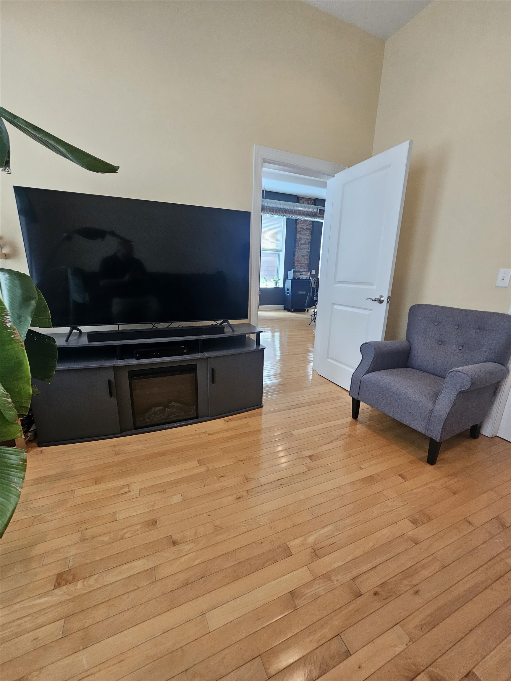 419 9th St Unit 301