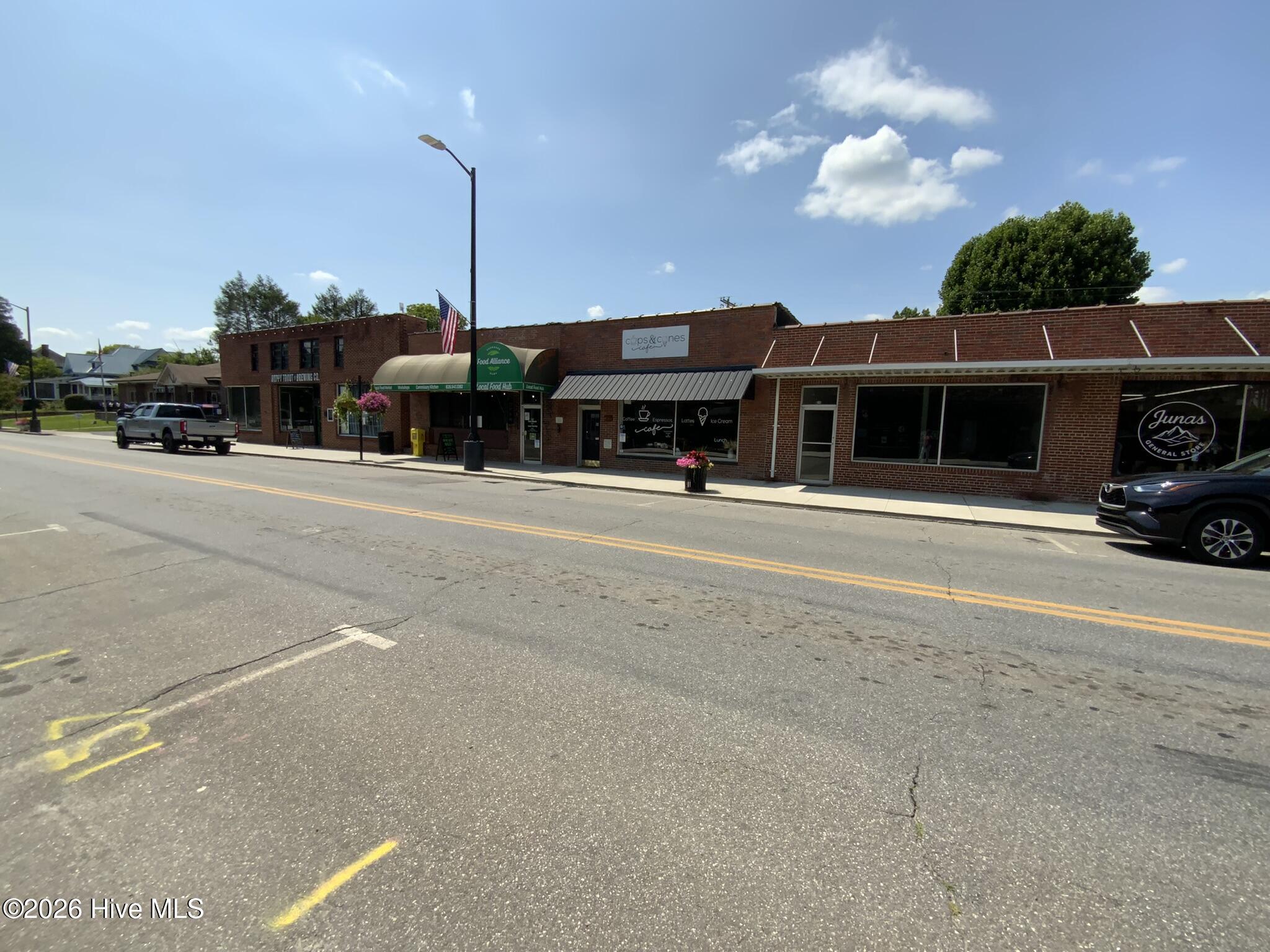 915 Main Street