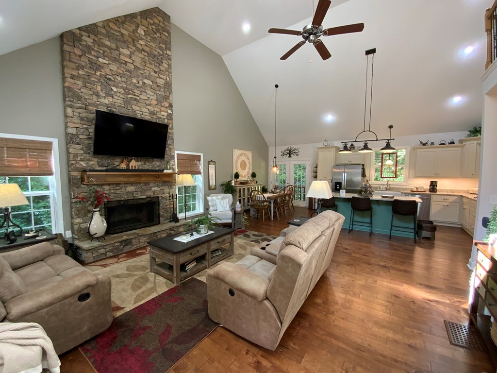 760 Pinedale Lane