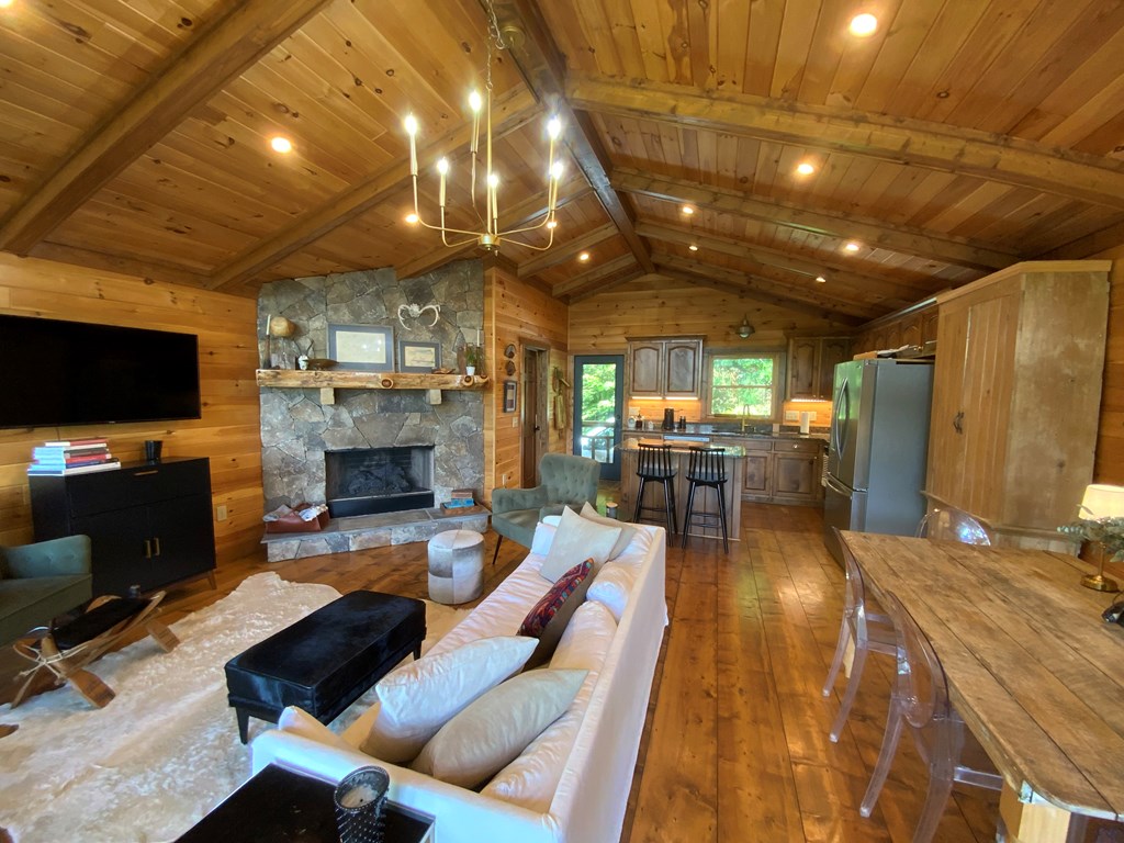 386 Preserve Valley Road