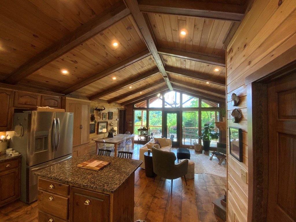 386 Preserve Valley Road