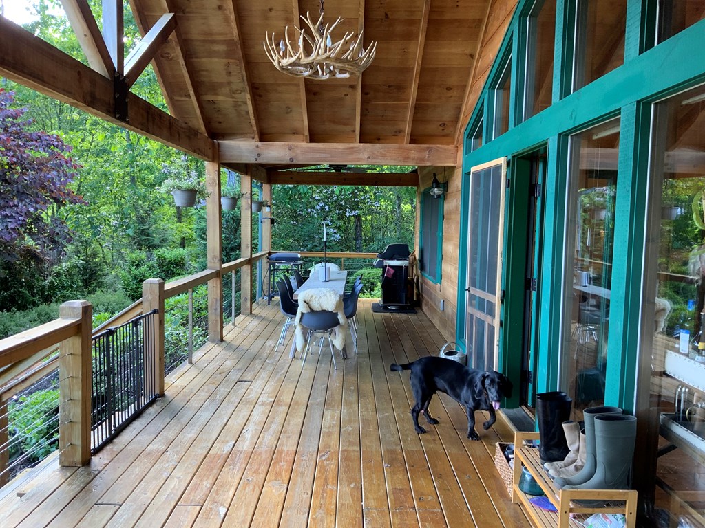 386 Preserve Valley Road