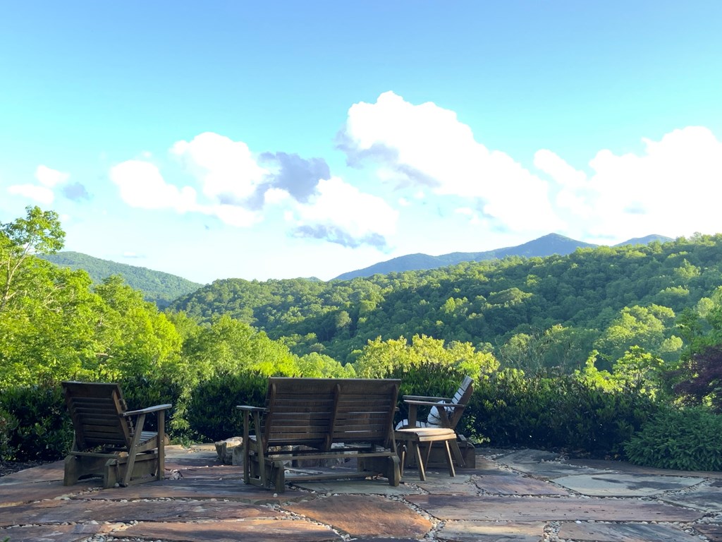 386 Preserve Valley Road