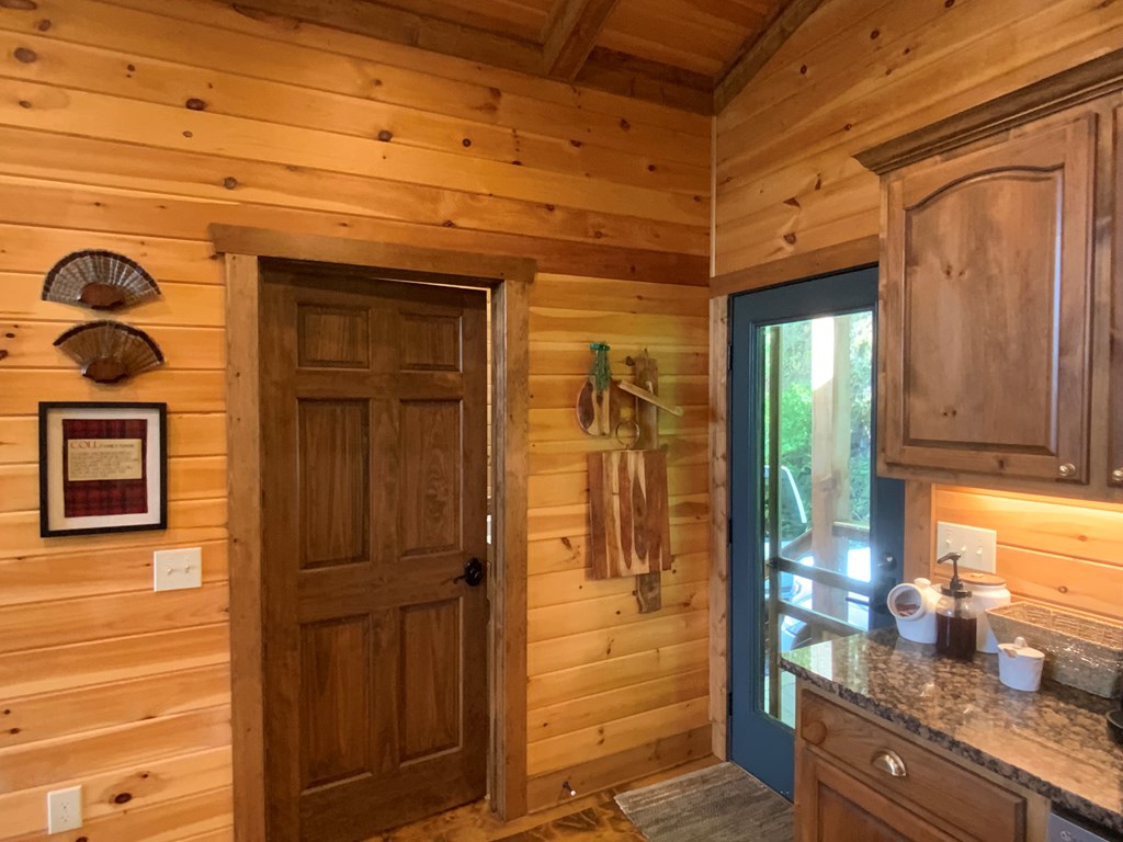 386 Preserve Valley Road