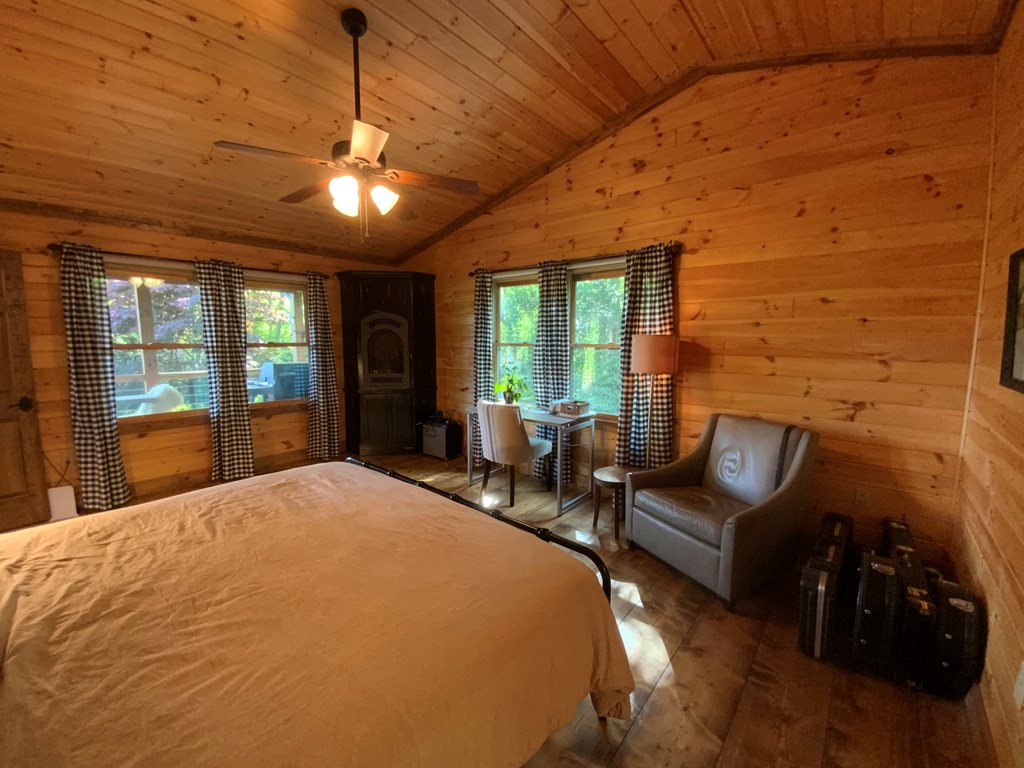 386 Preserve Valley Road