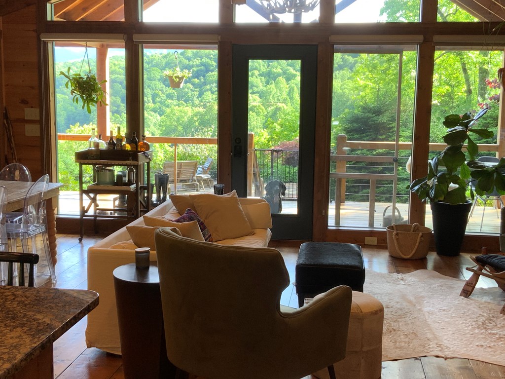 386 Preserve Valley Road