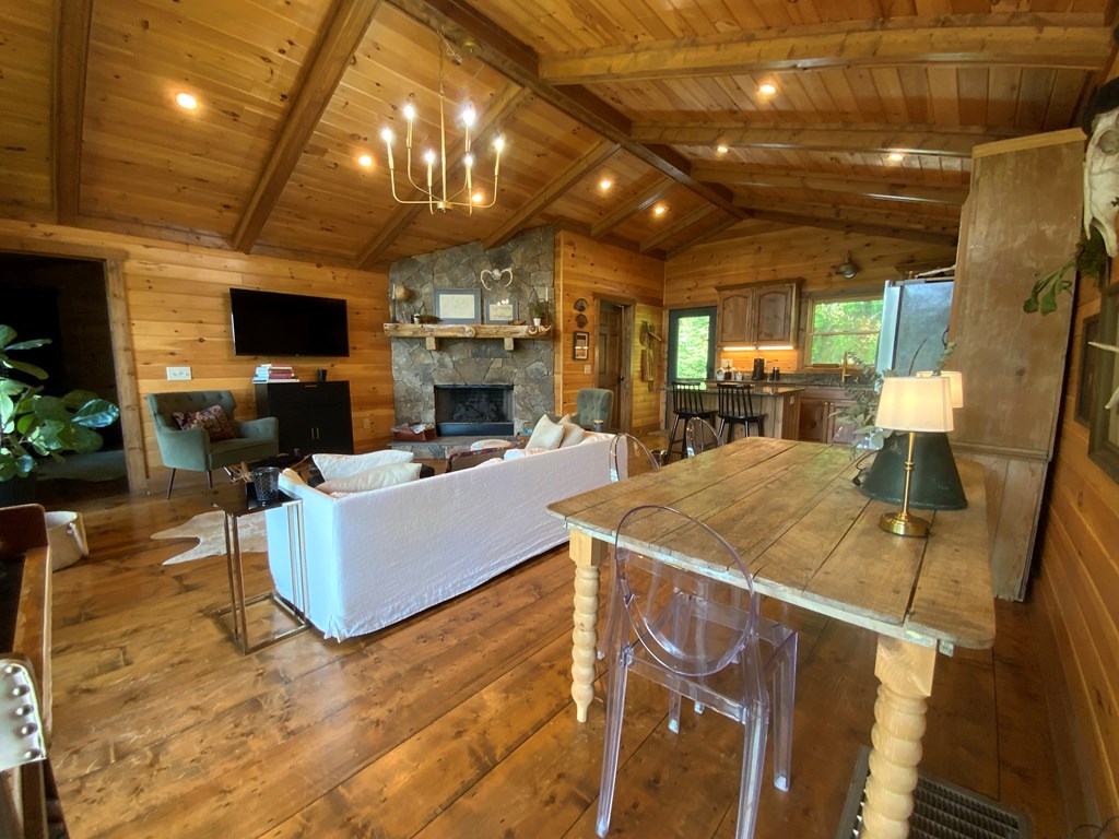 386 Preserve Valley Road