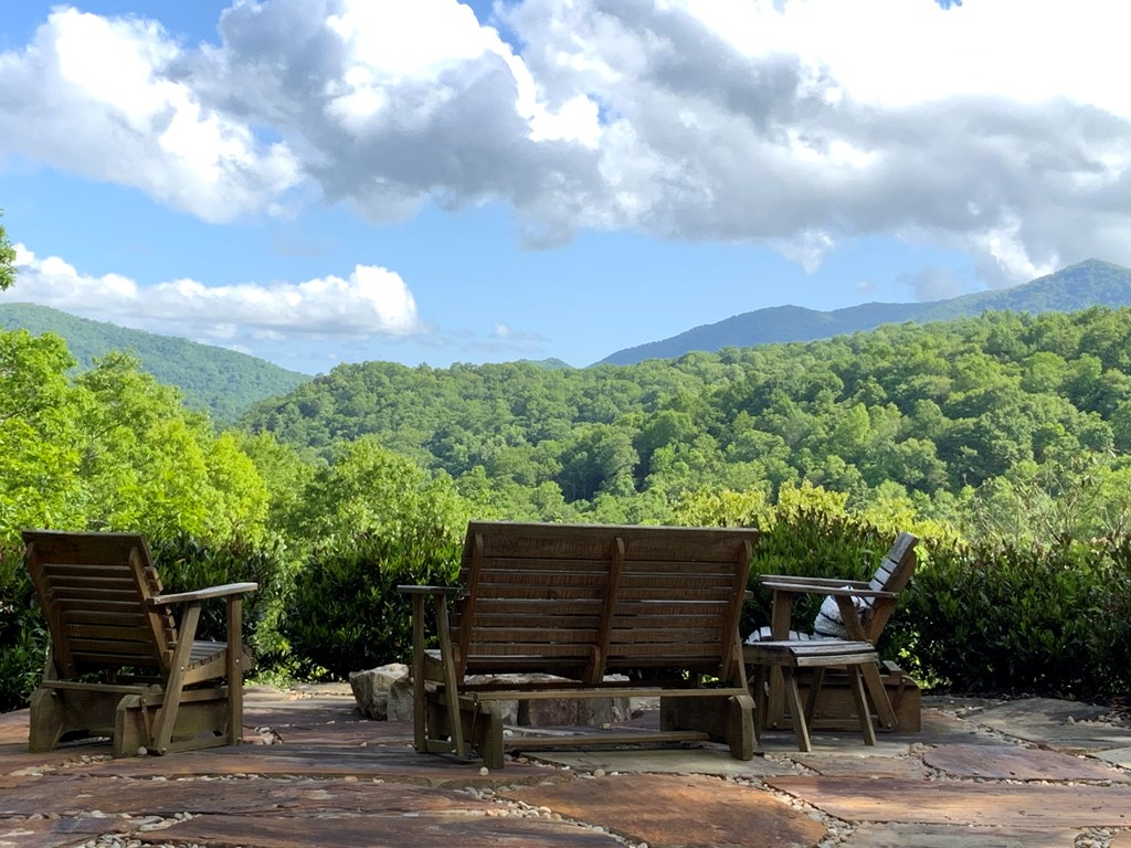 386 Preserve Valley Road