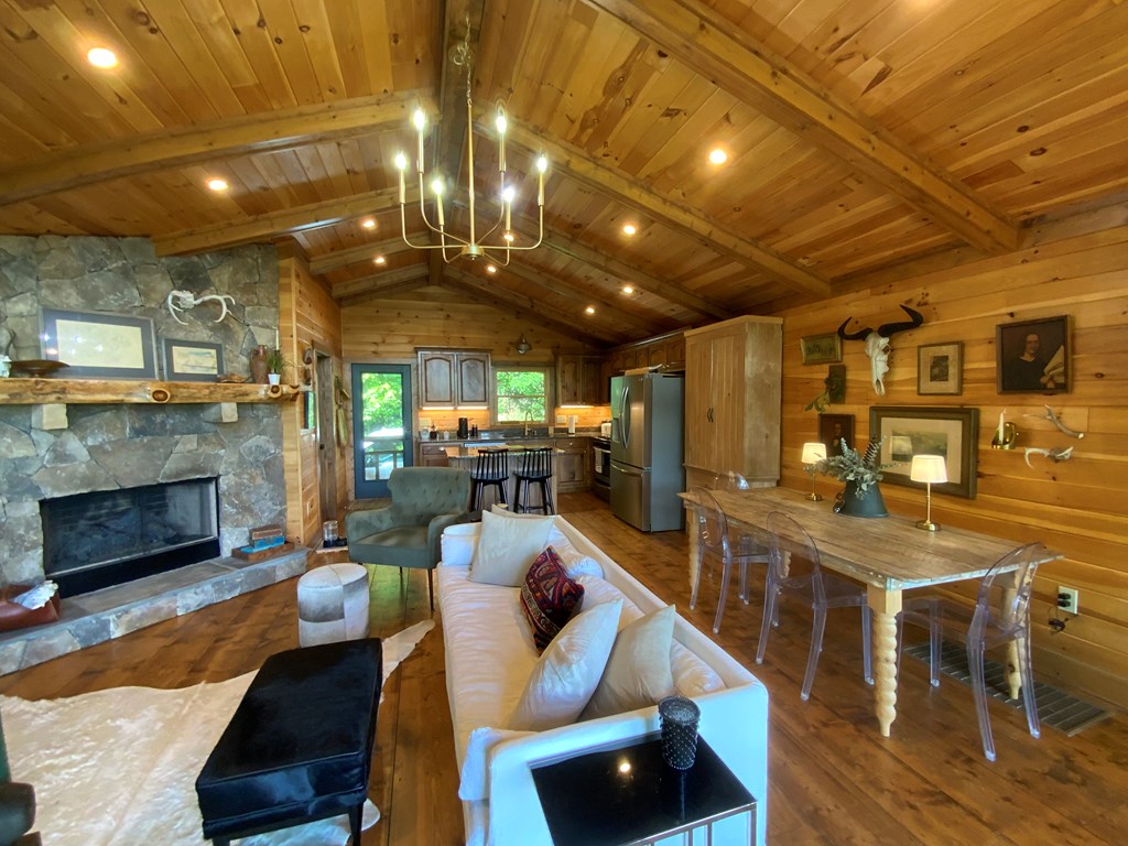 386 Preserve Valley Road