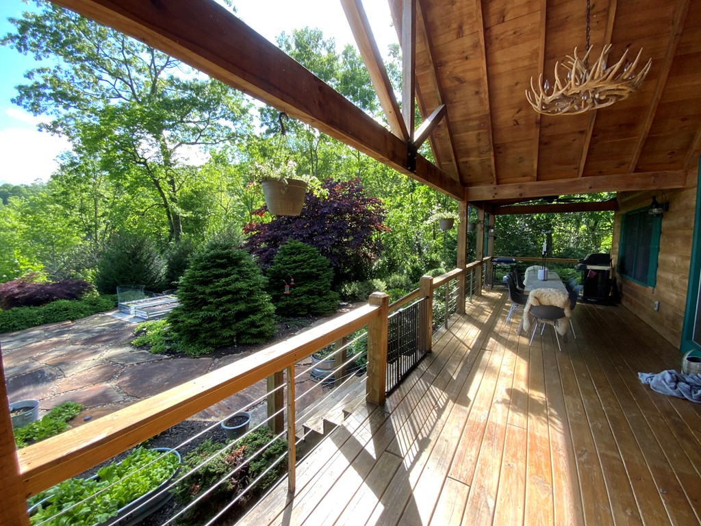 386 Preserve Valley Road